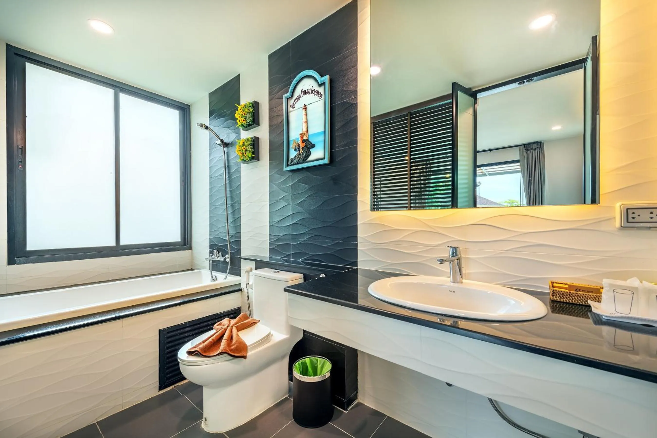 Boat House Boutique Riverside