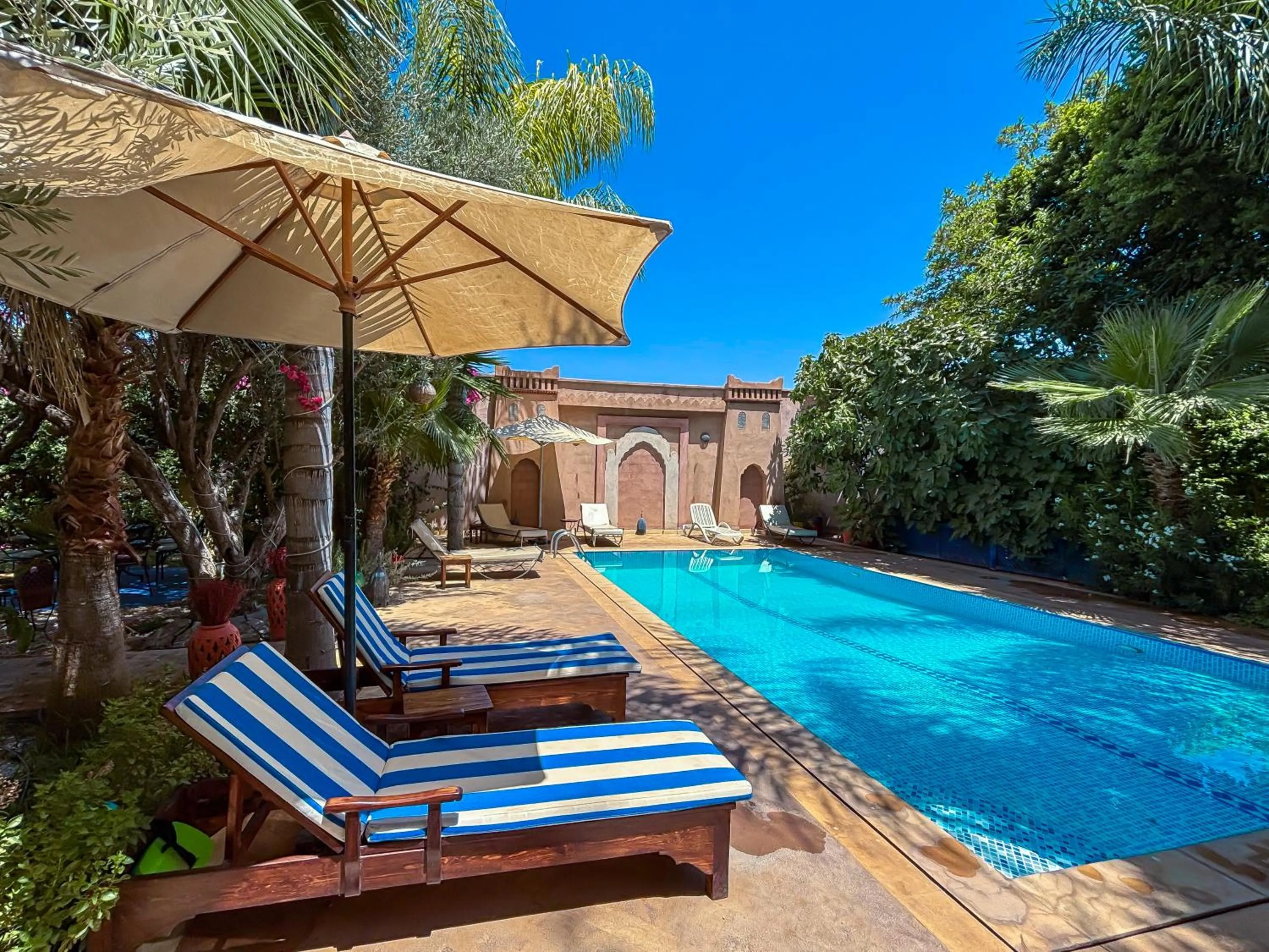 Day in Le Bleu House