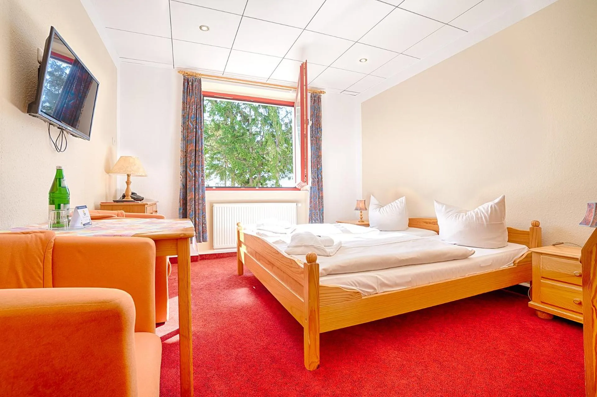 Photo of the whole room, Bed in Hotel am Gothensee