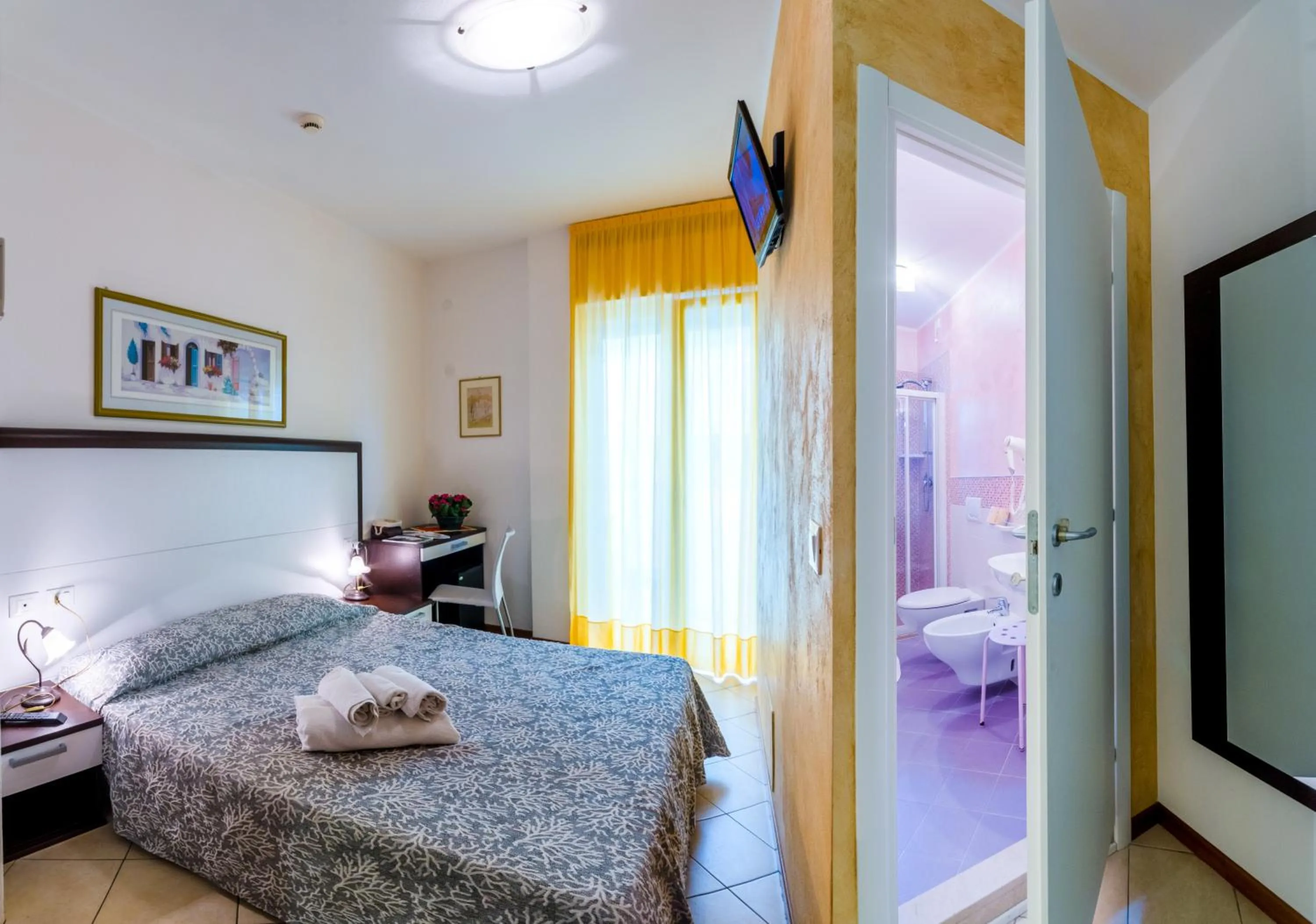 Bed in Hotel Milano 3S