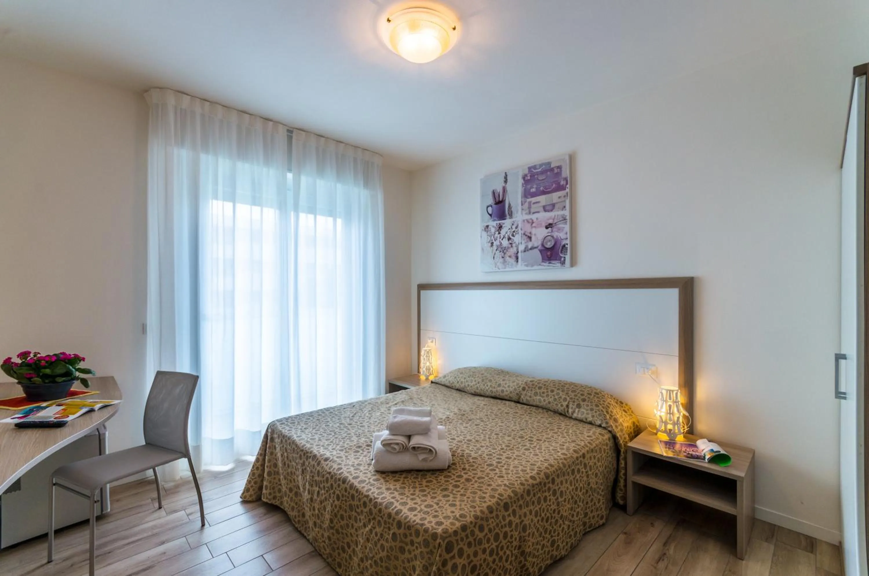 Bed in Hotel Milano 3S