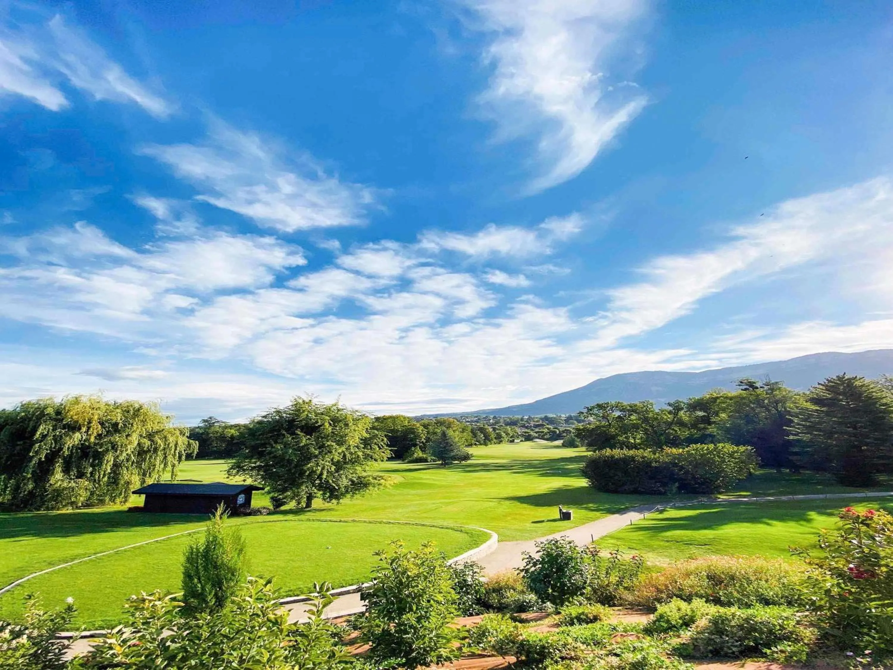 Golfcourse in ibis Styles Aix les Bains Domaine de Marlioz