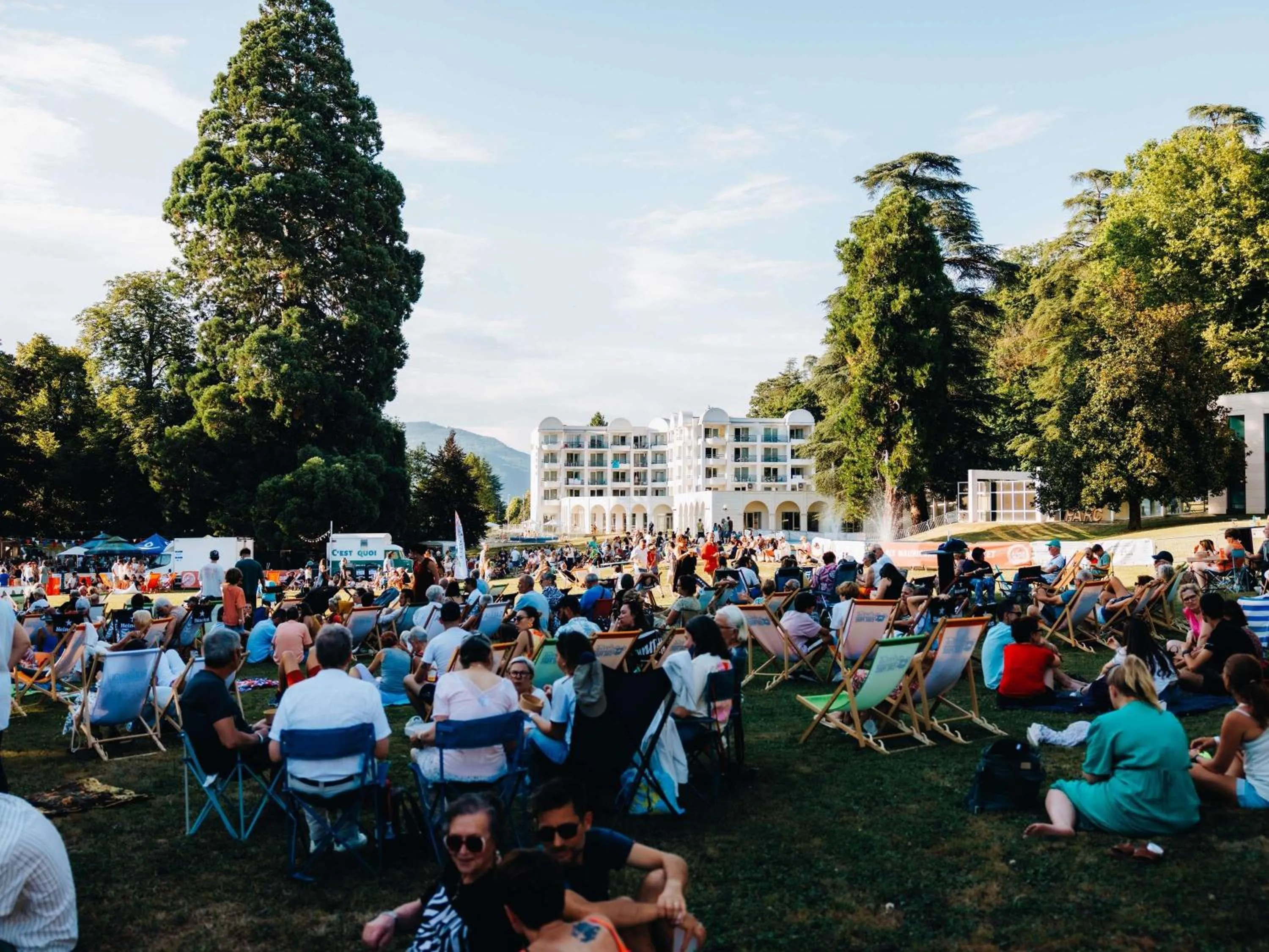 Restaurant/places to eat in ibis Styles Aix les Bains Domaine de Marlioz