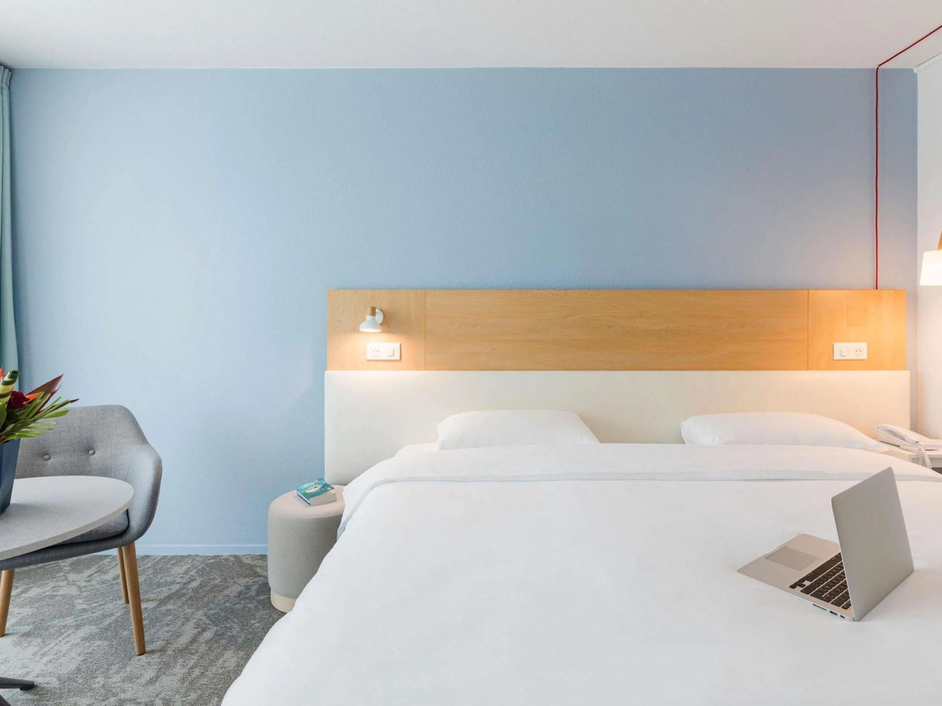 Bedroom, Bed in ibis Styles Aix les Bains Domaine de Marlioz