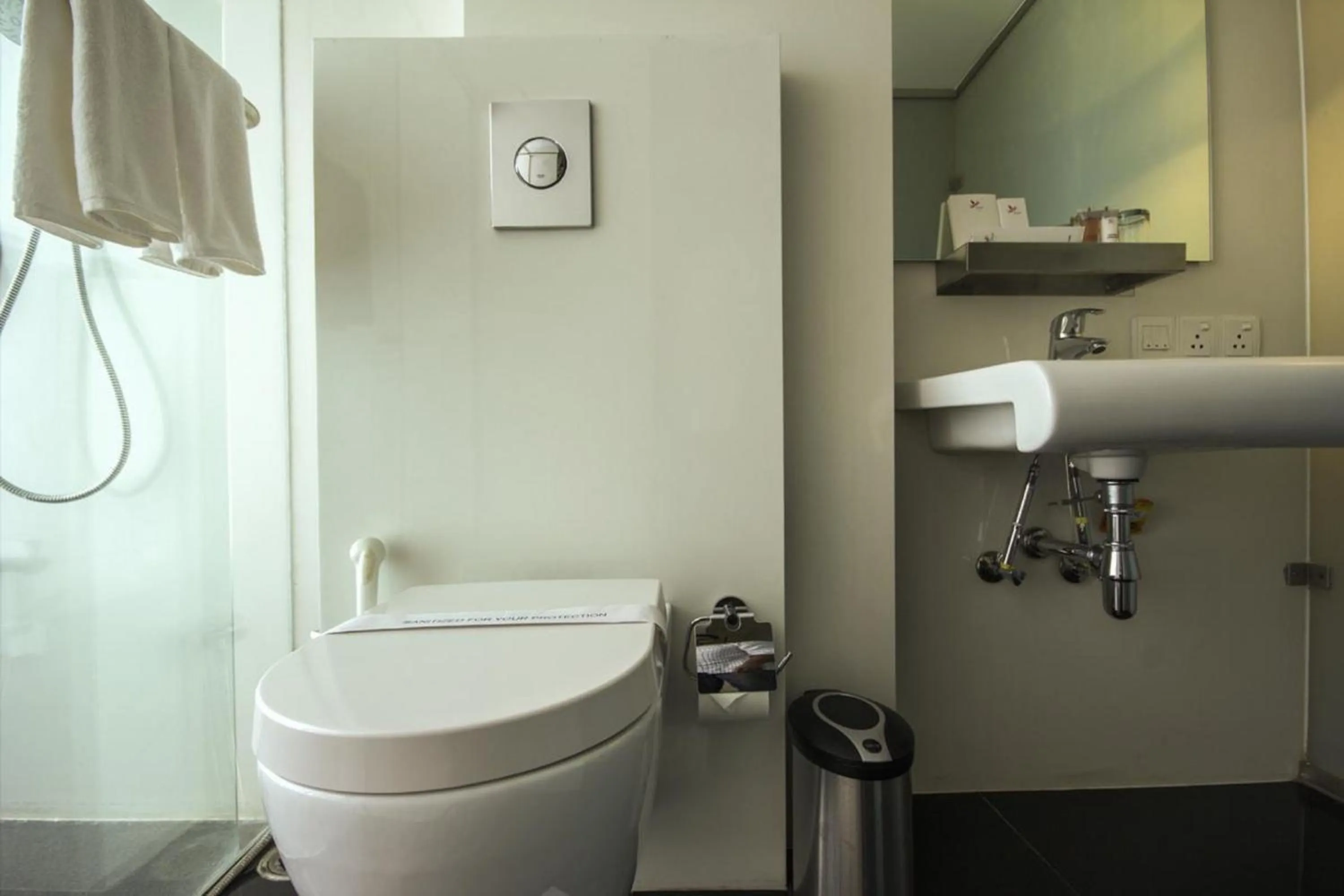 Shower in Springs Hotels and Spa