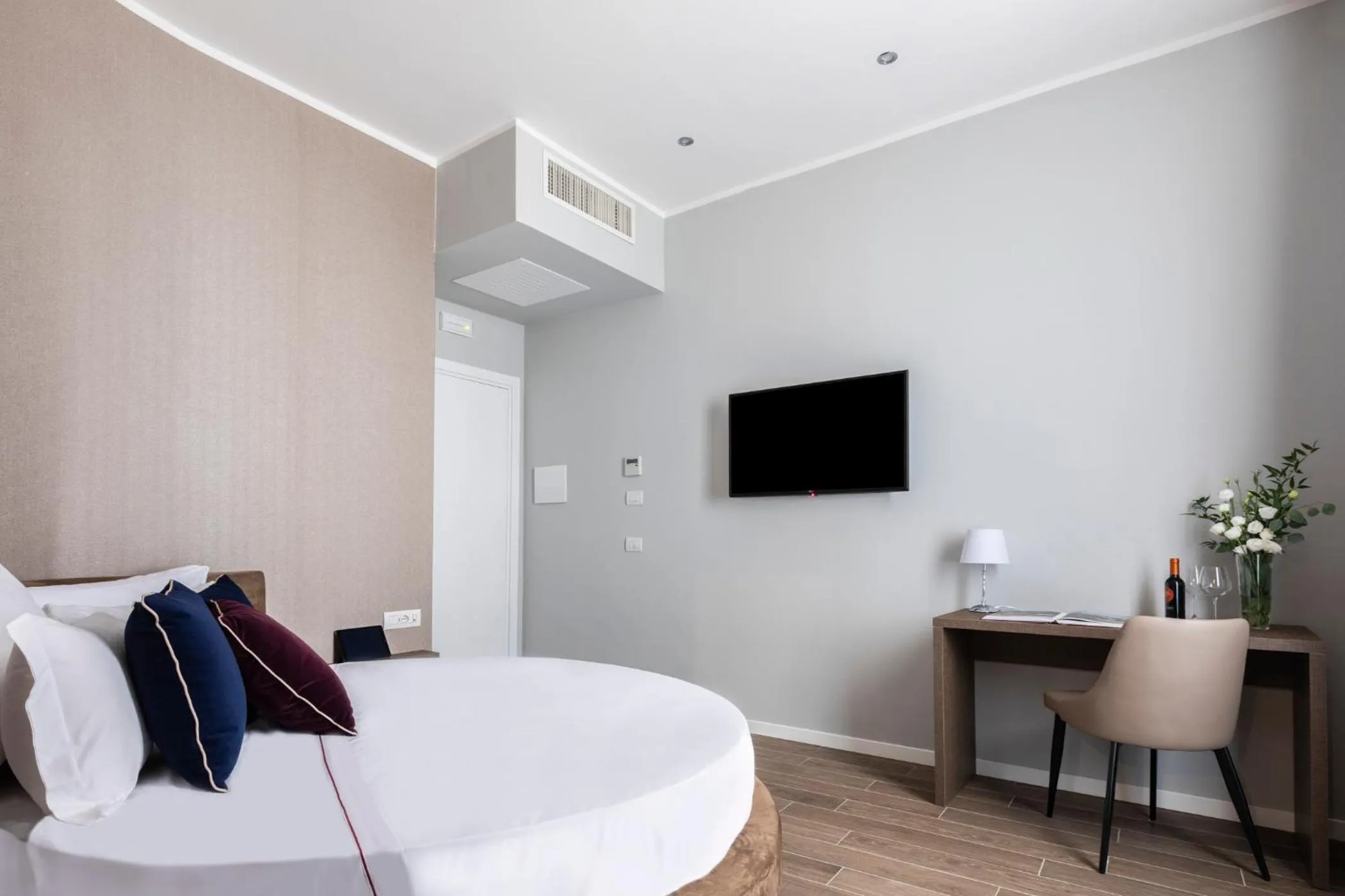 Bed in Giubbonari Suites