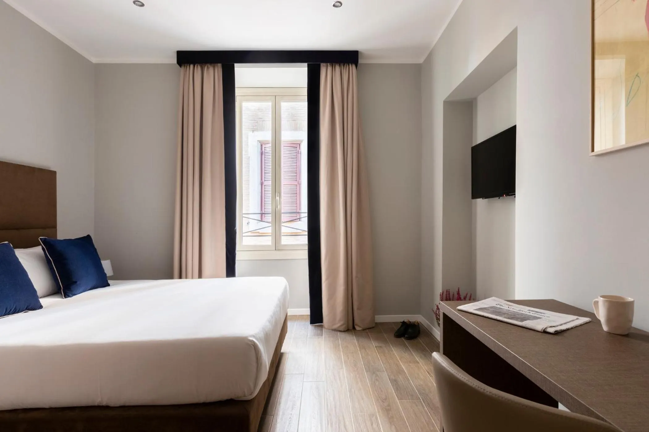 Photo of the whole room, Bed in Giubbonari Suites