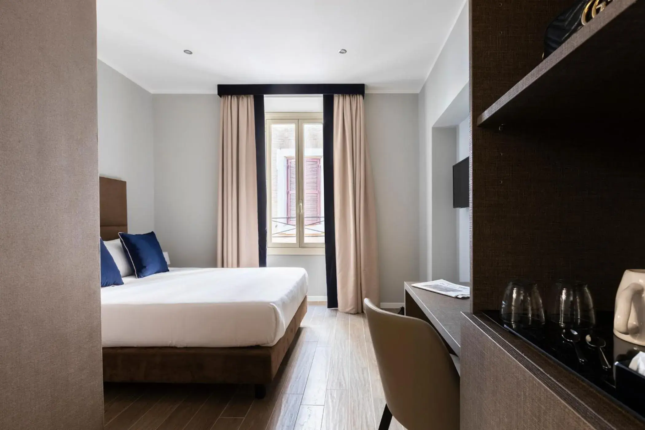 Standard Double Room in Giubbonari Suites Standard Double Room in Giubbonari Suites