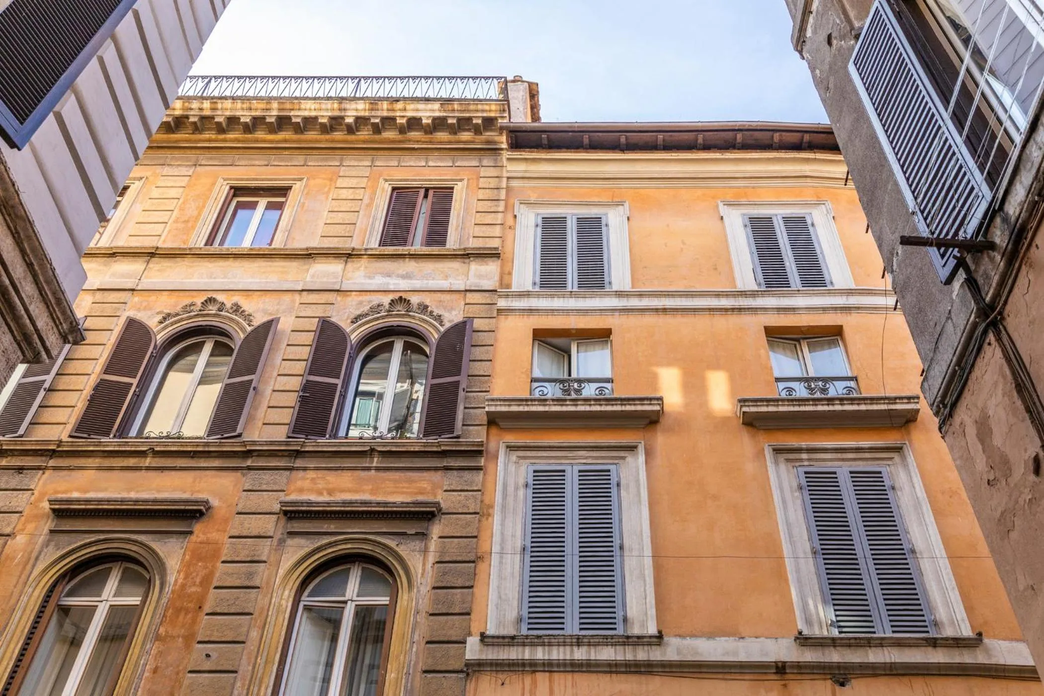 Property building in Giubbonari Suites