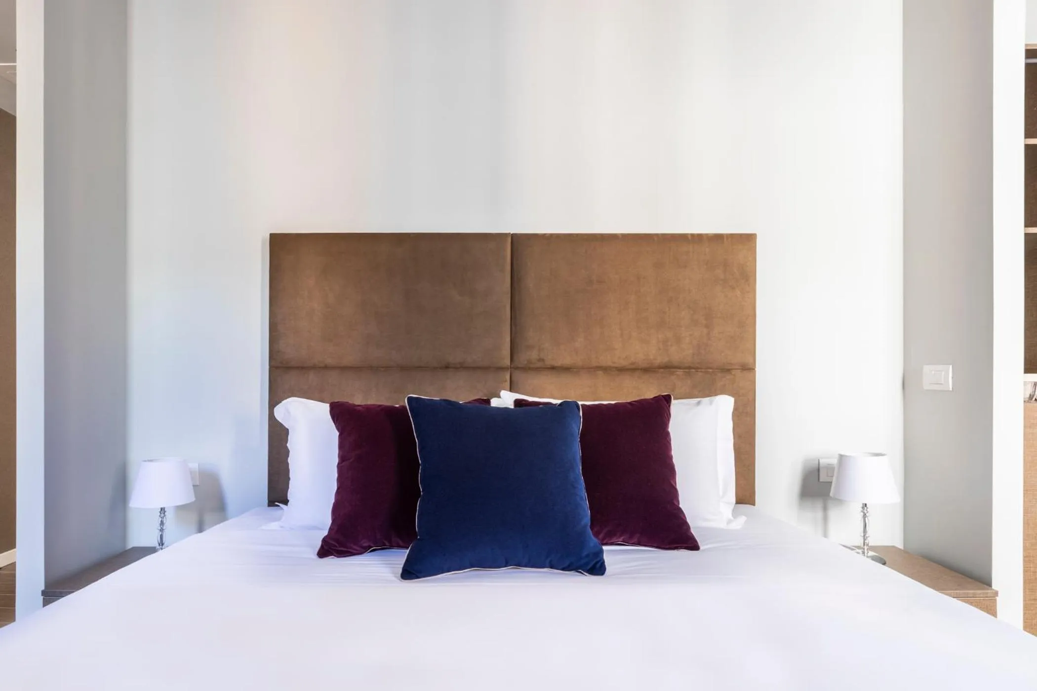 Bed in Giubbonari Suites