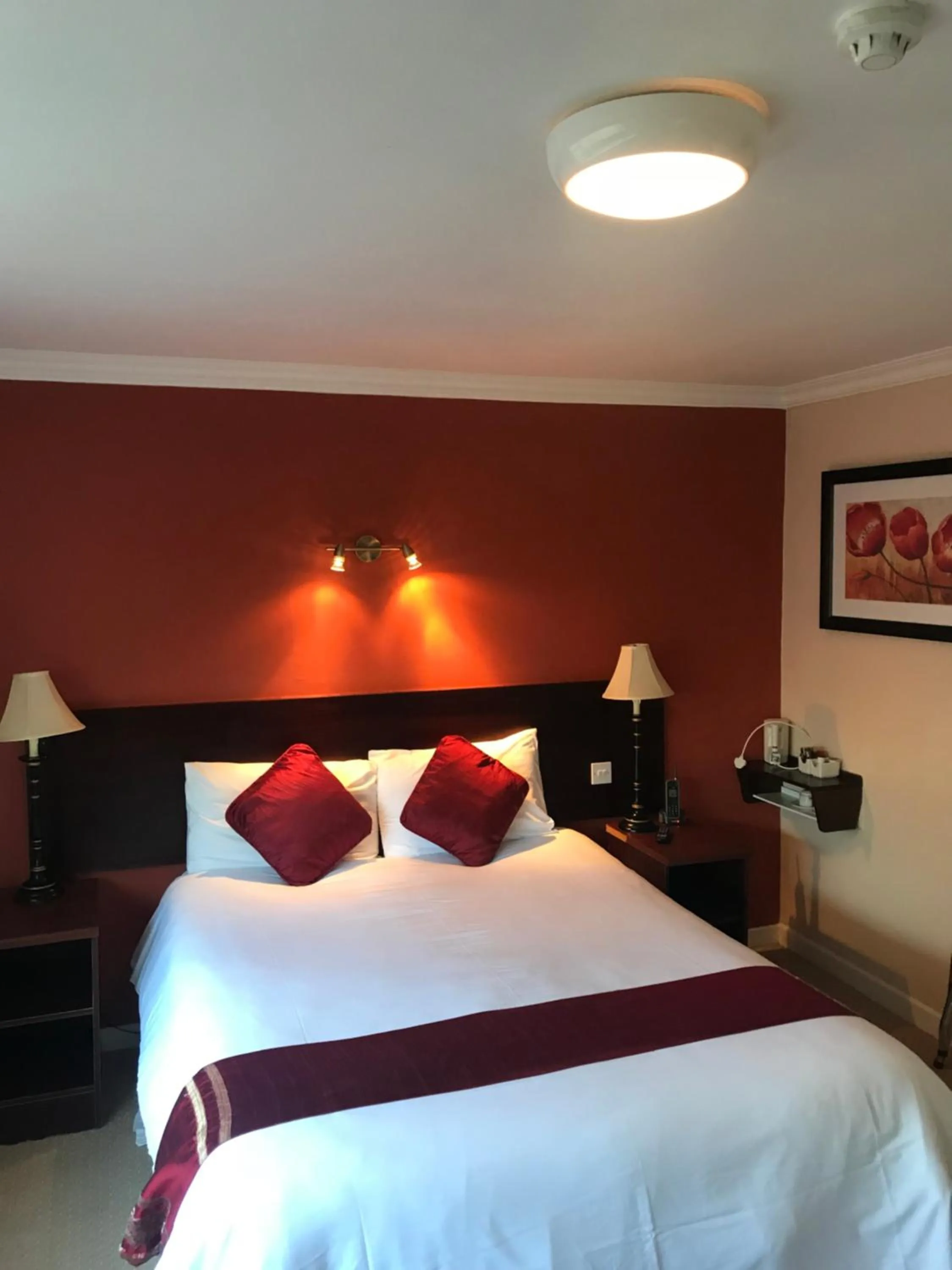 Bedroom, Bed in Fernhill Lodge Carrigaline