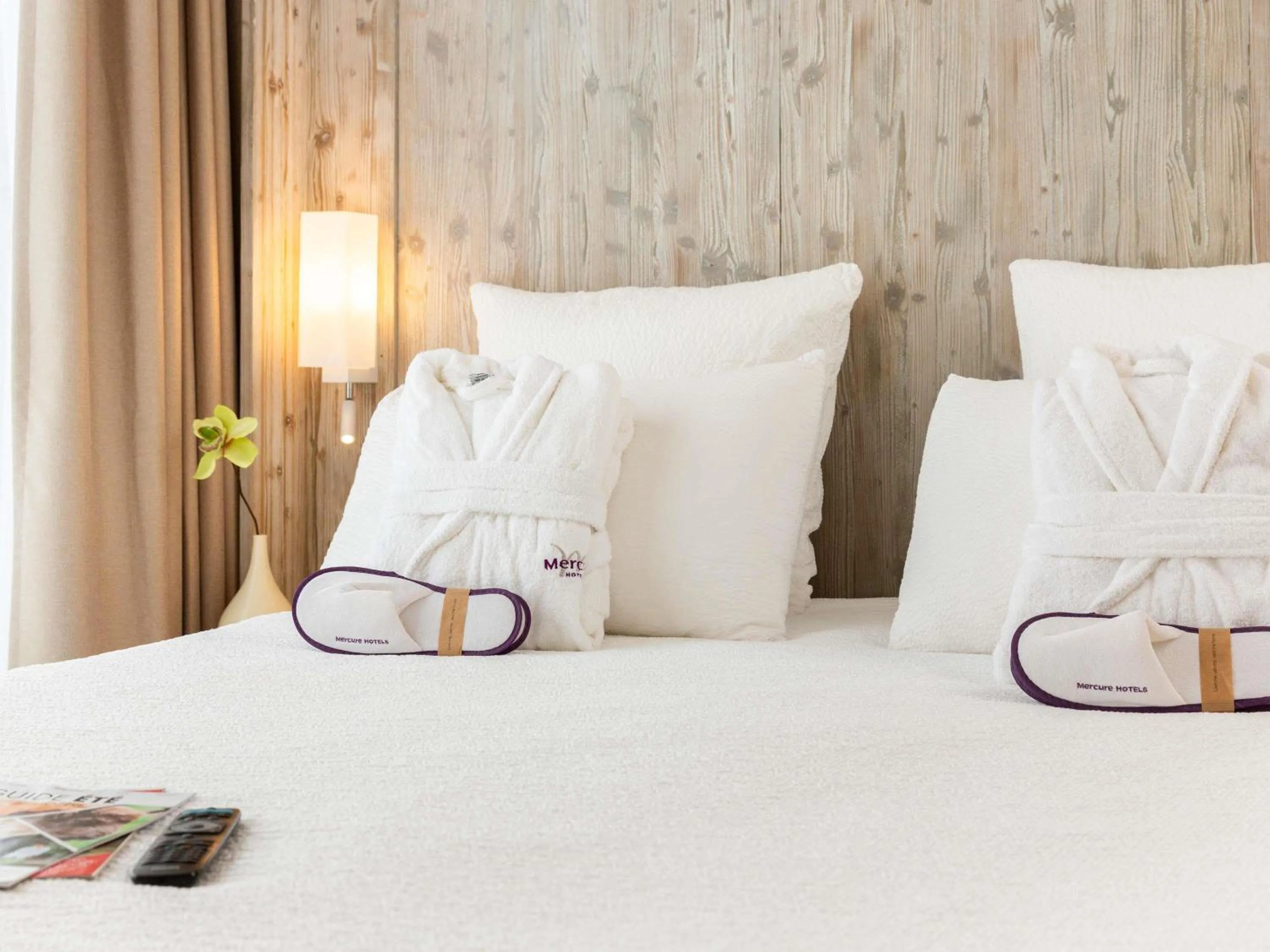 Bedroom, Bed in Mercure Millau