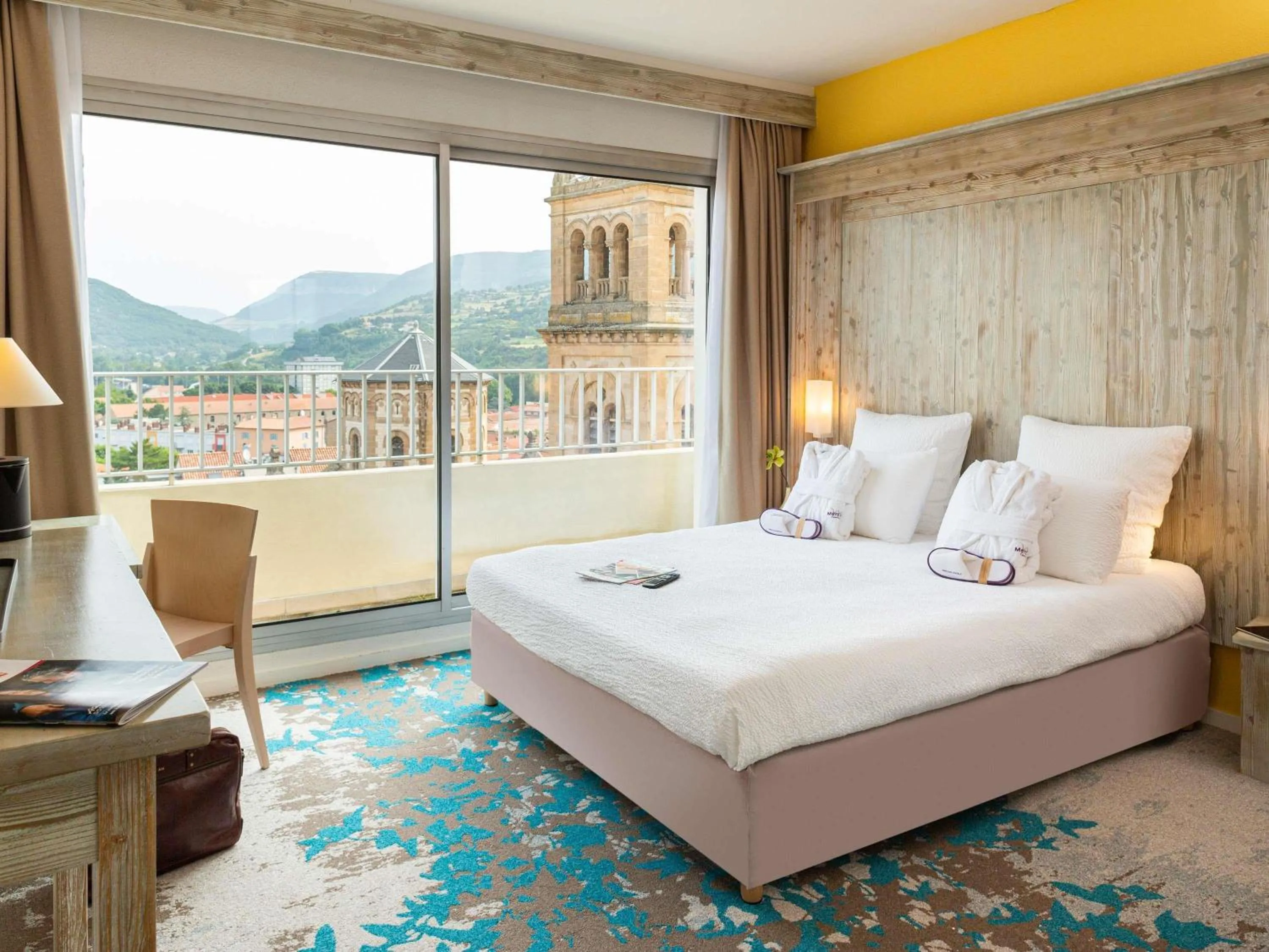 Bedroom, Bed in Mercure Millau