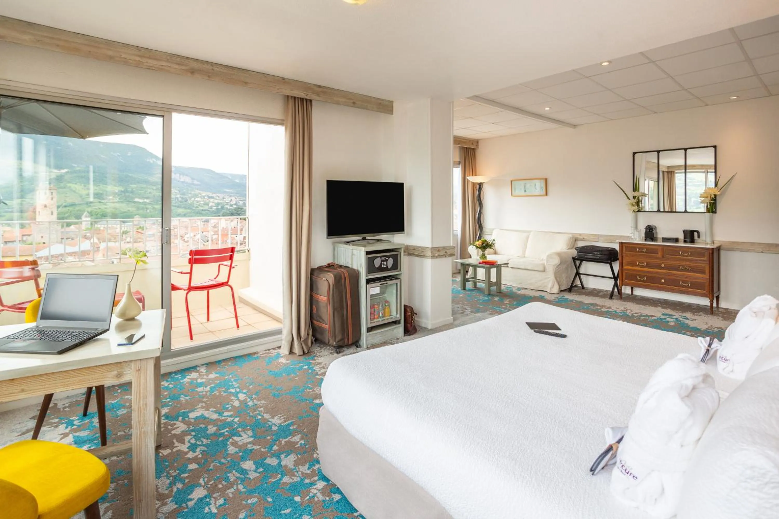 Bed in Mercure Millau