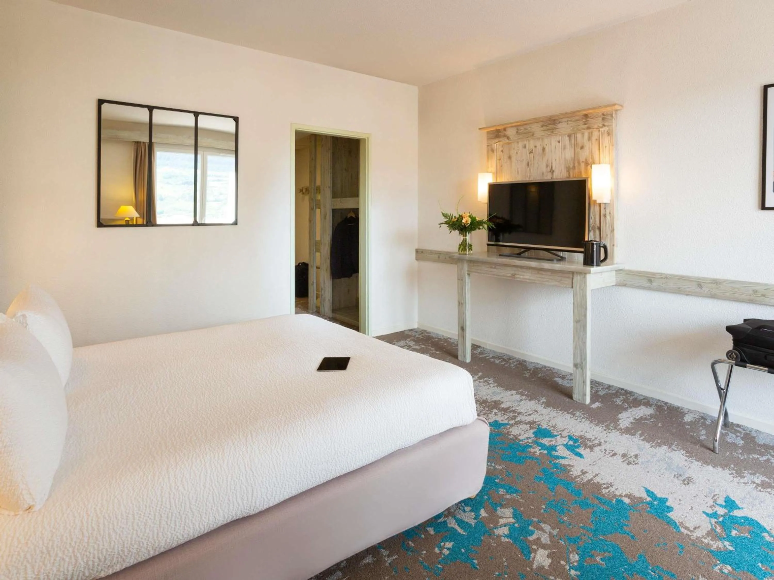 Bedroom, Bed in Mercure Millau