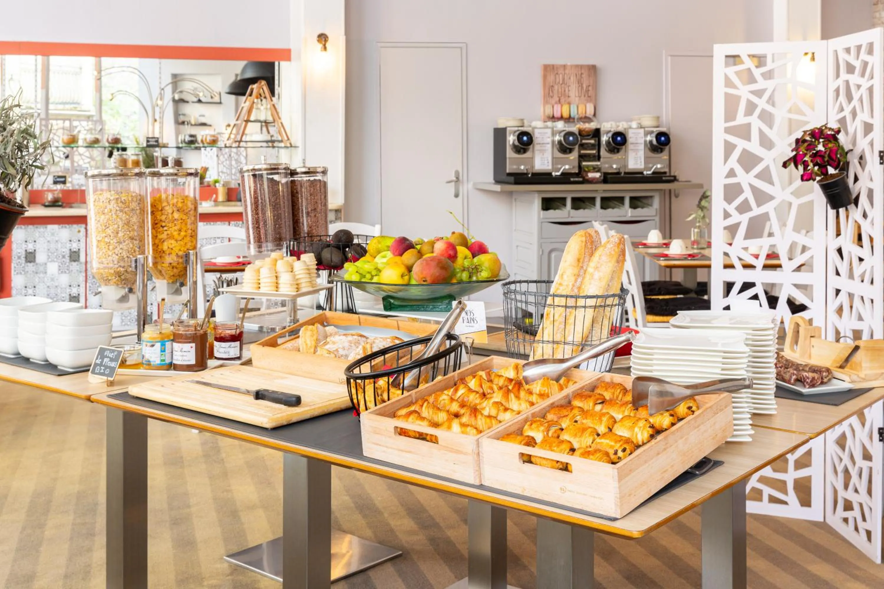 Breakfast in Mercure Millau