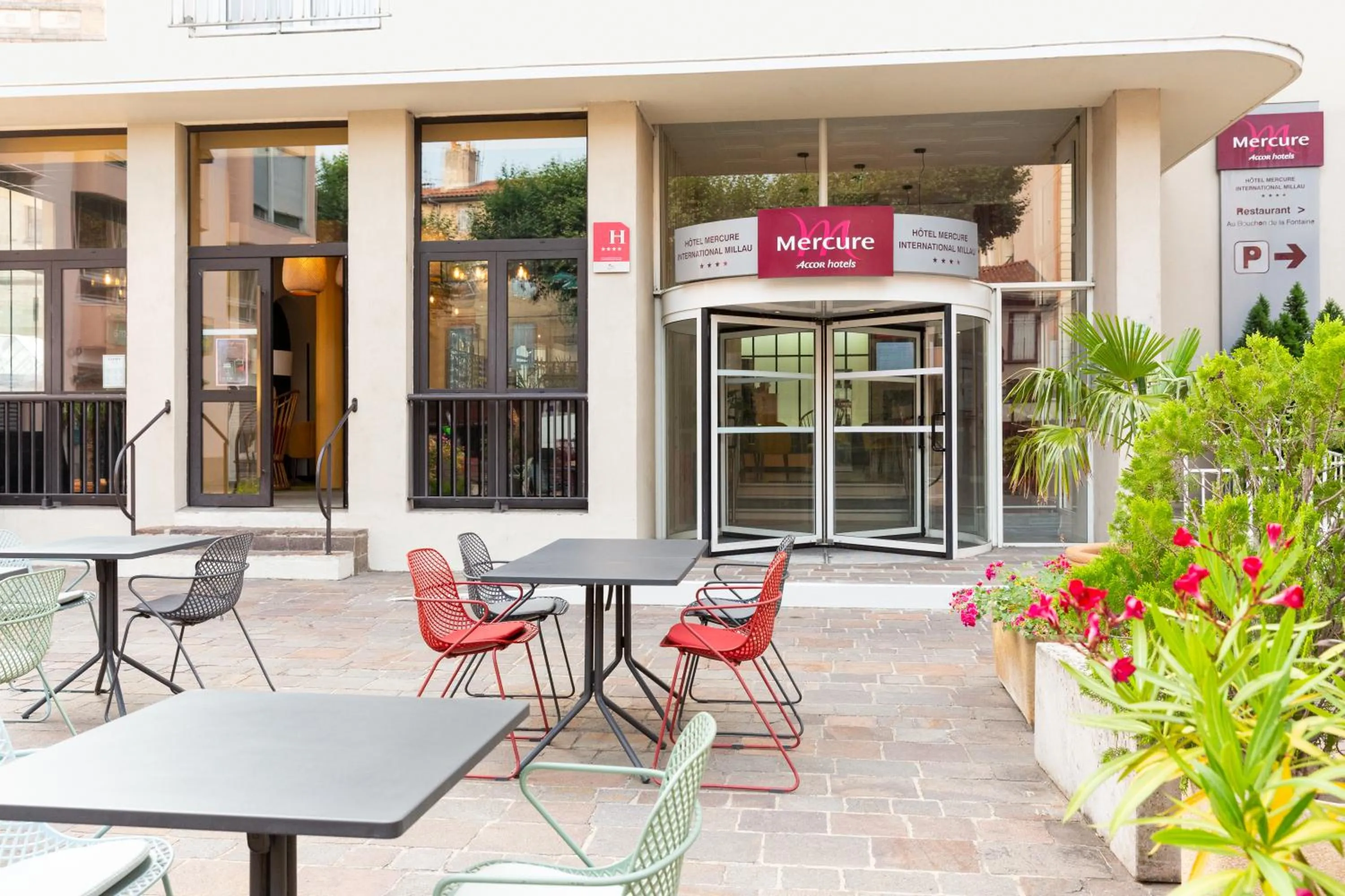 Property building in Mercure Millau