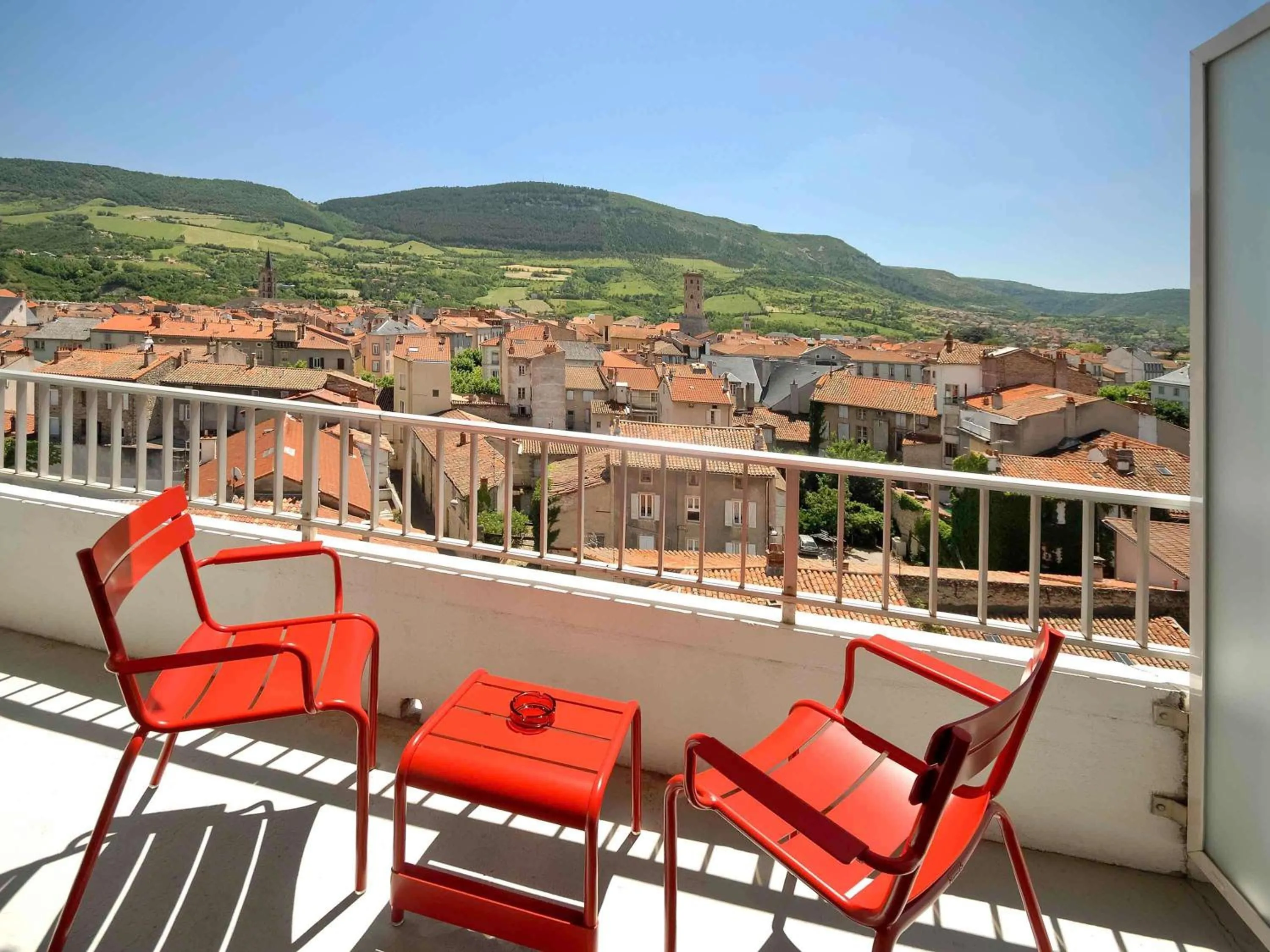 Property building in Mercure Millau