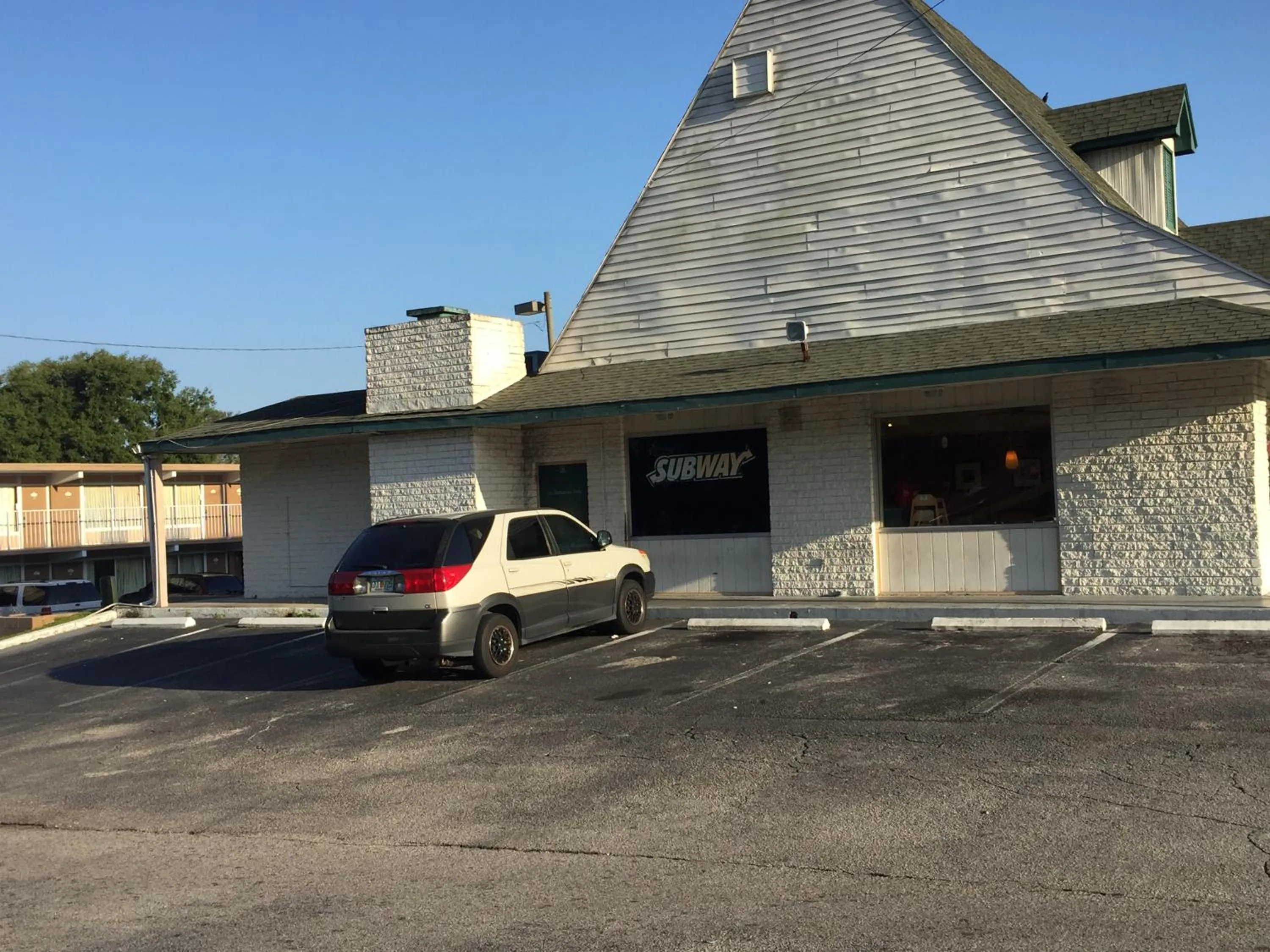 Restaurant/places to eat in Masters Inn