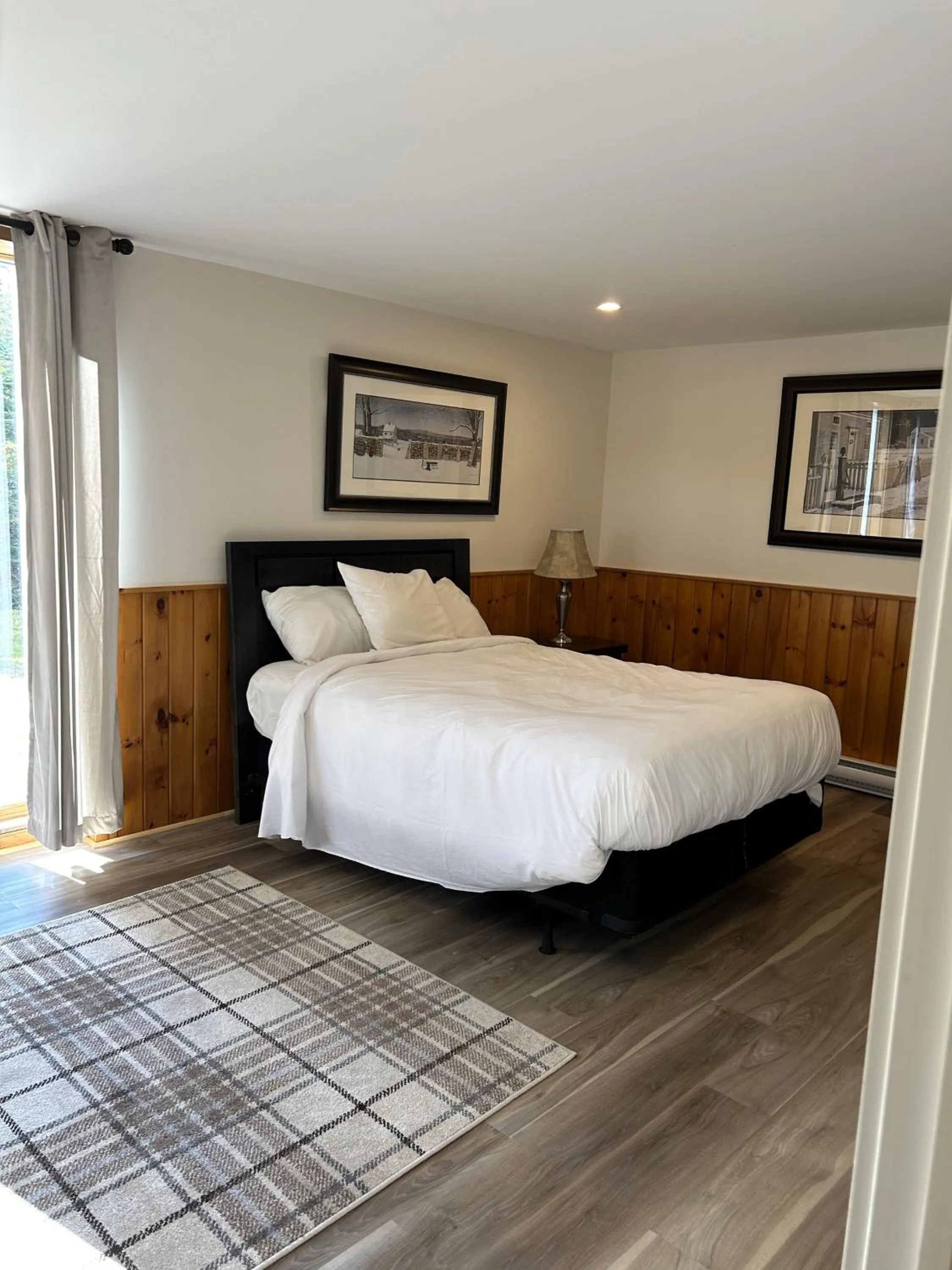 Bed in The Wilds at Salmonier River