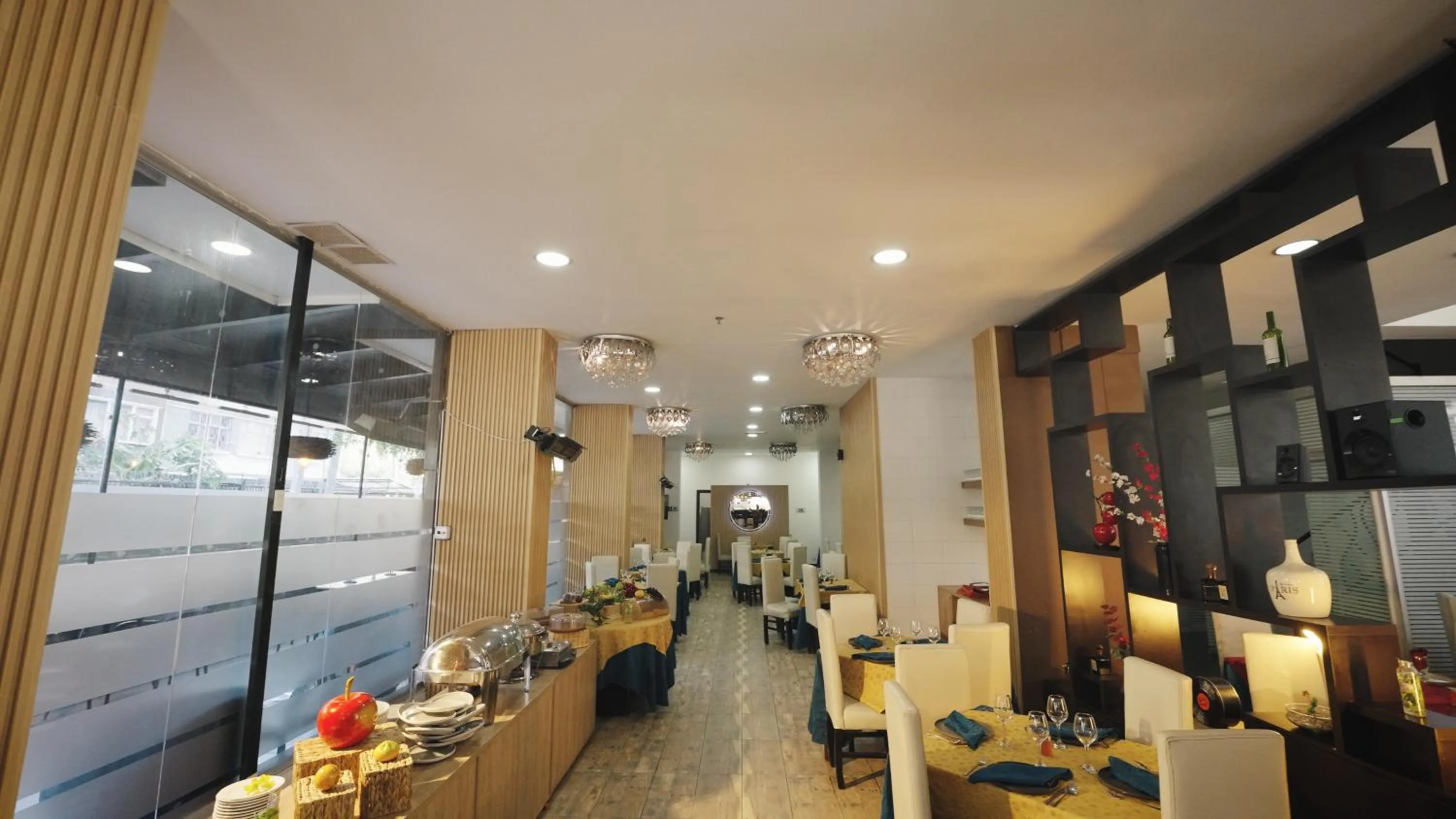 Restaurant/places to eat in Hotel Boutique City Center