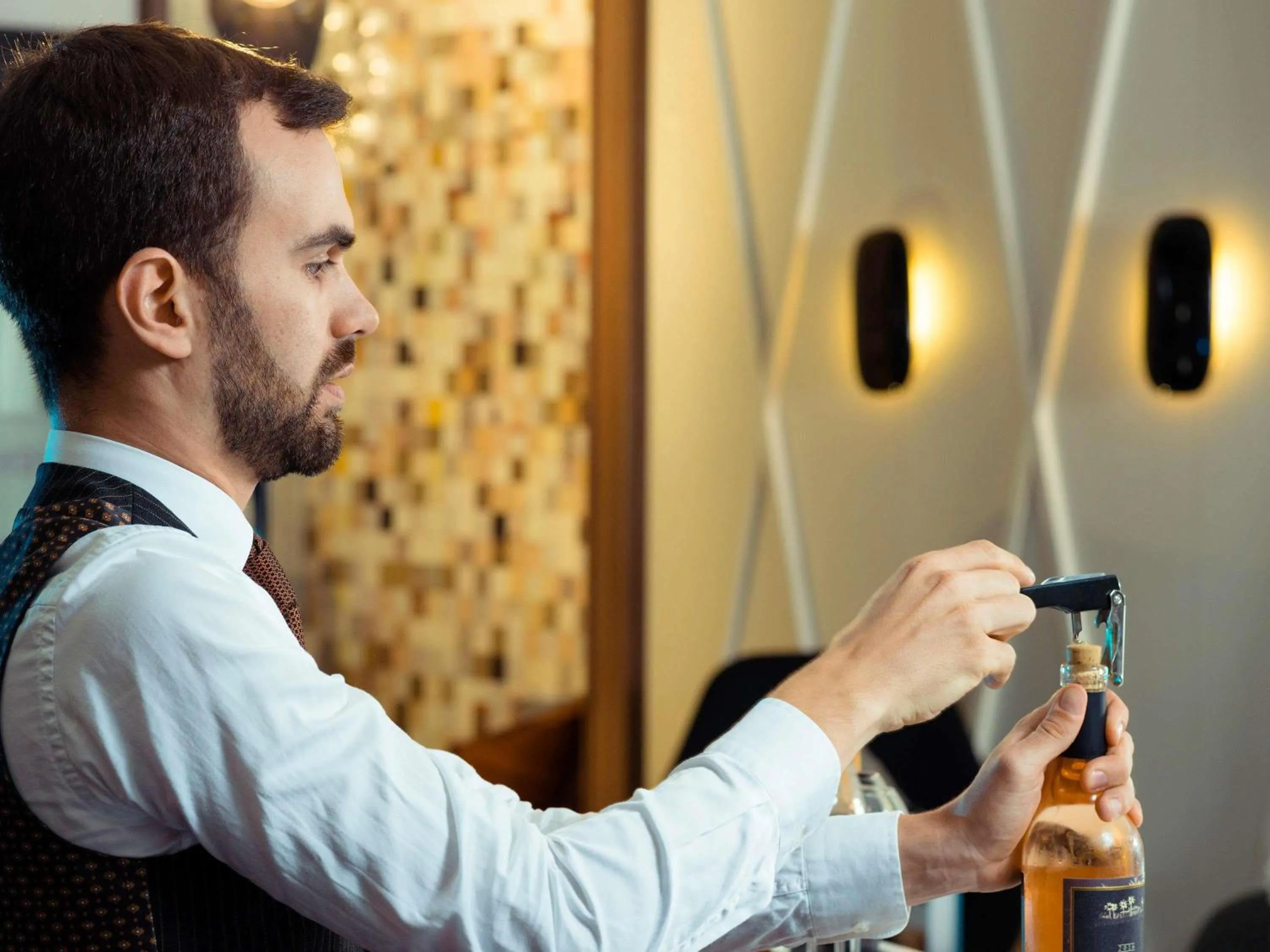 Lounge or bar in Mercure Lyon Centre Beaux-Arts