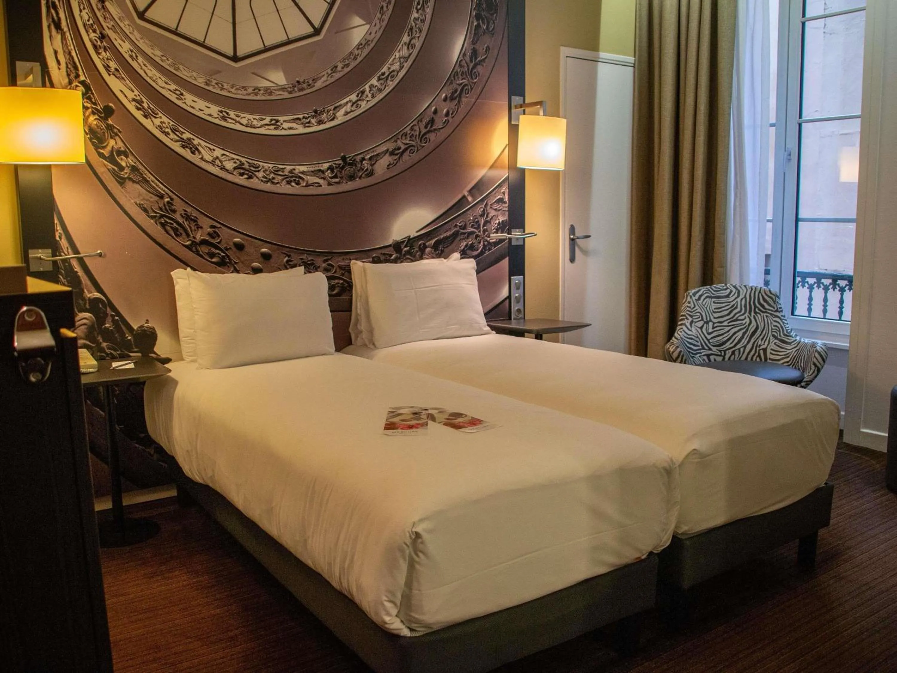 Bedroom, Bed in Mercure Lyon Centre Beaux-Arts