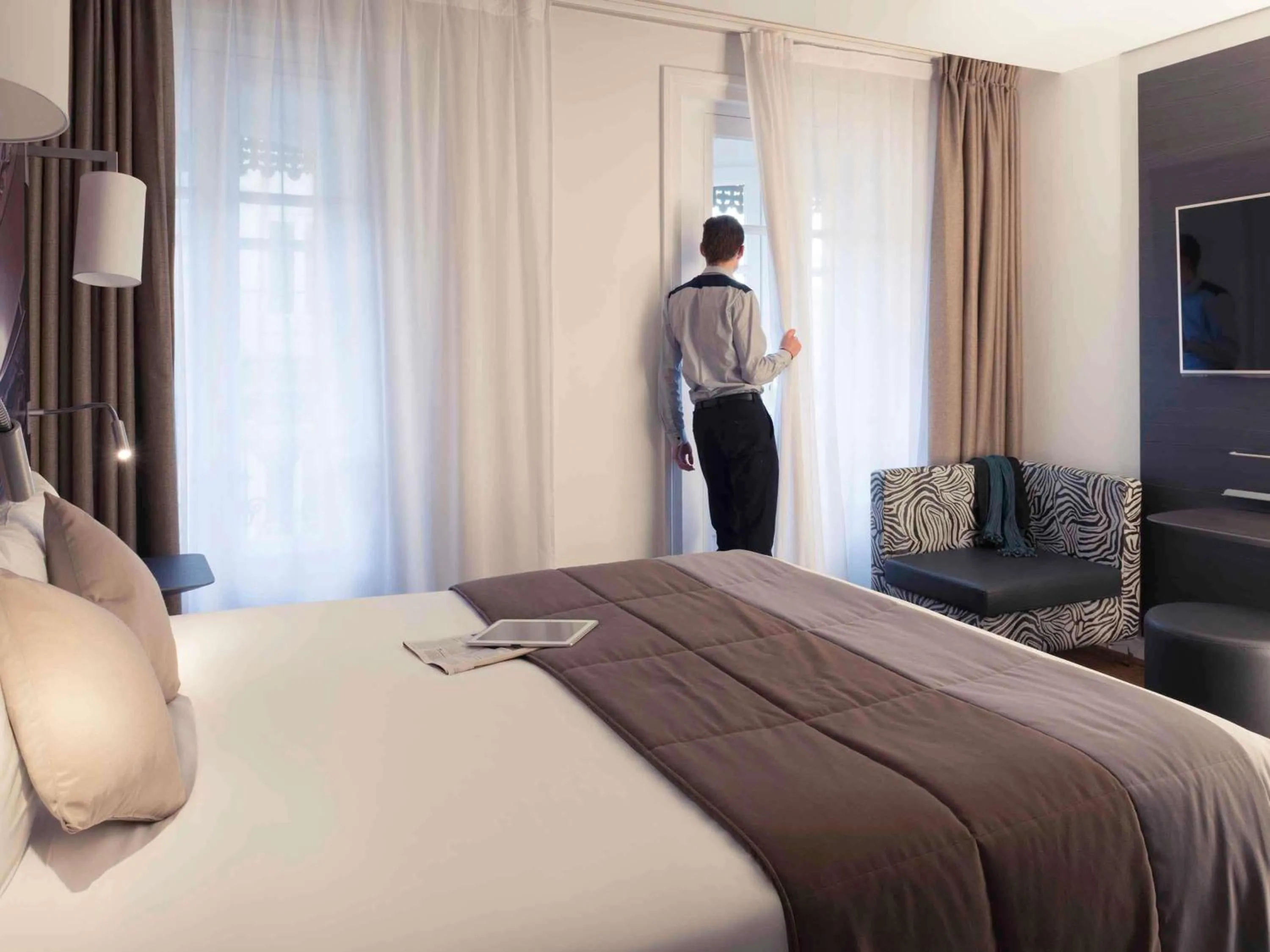 Bedroom, Bed in Mercure Lyon Centre Beaux-Arts