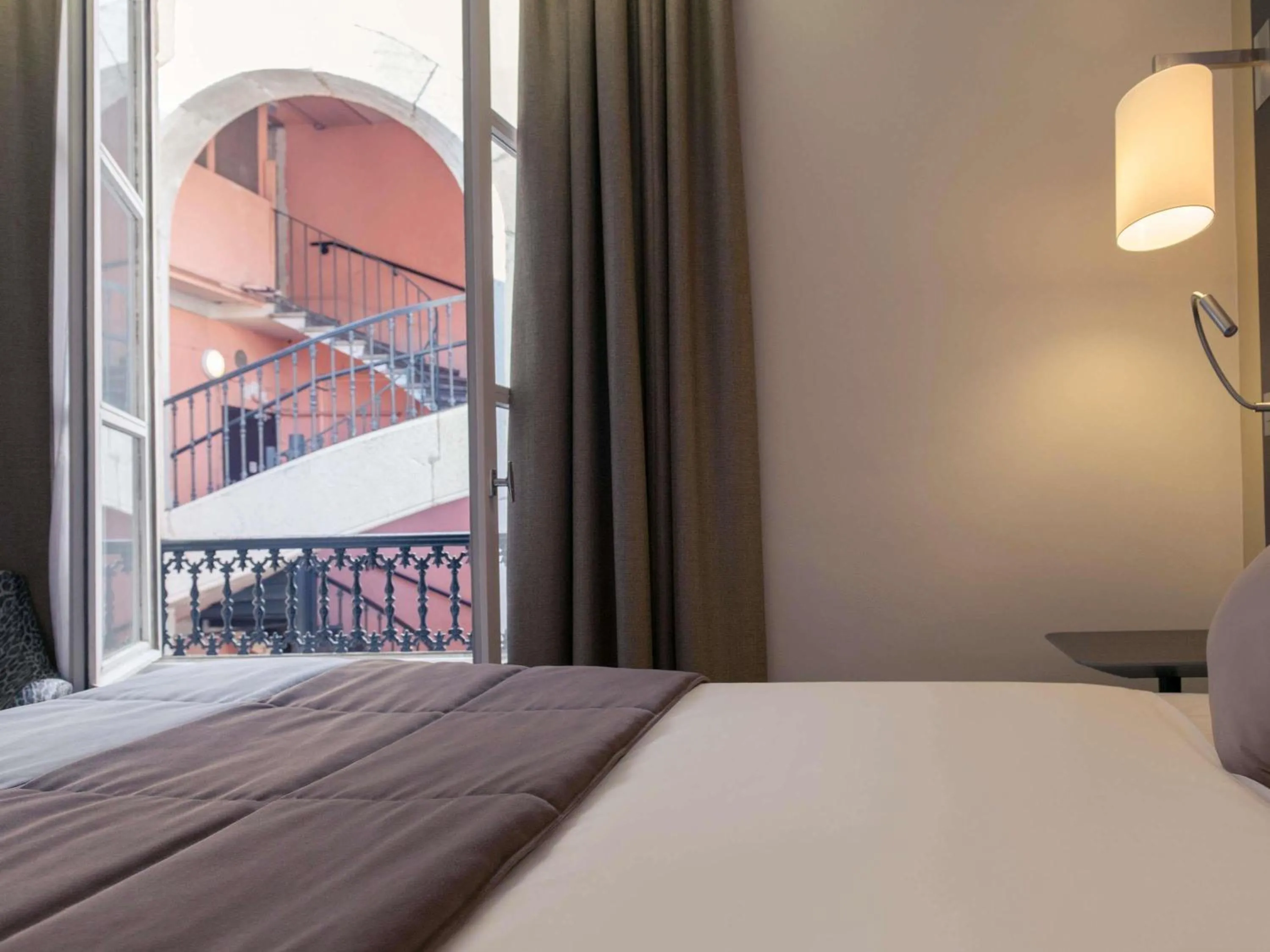 Bedroom, Bed in Mercure Lyon Centre Beaux-Arts