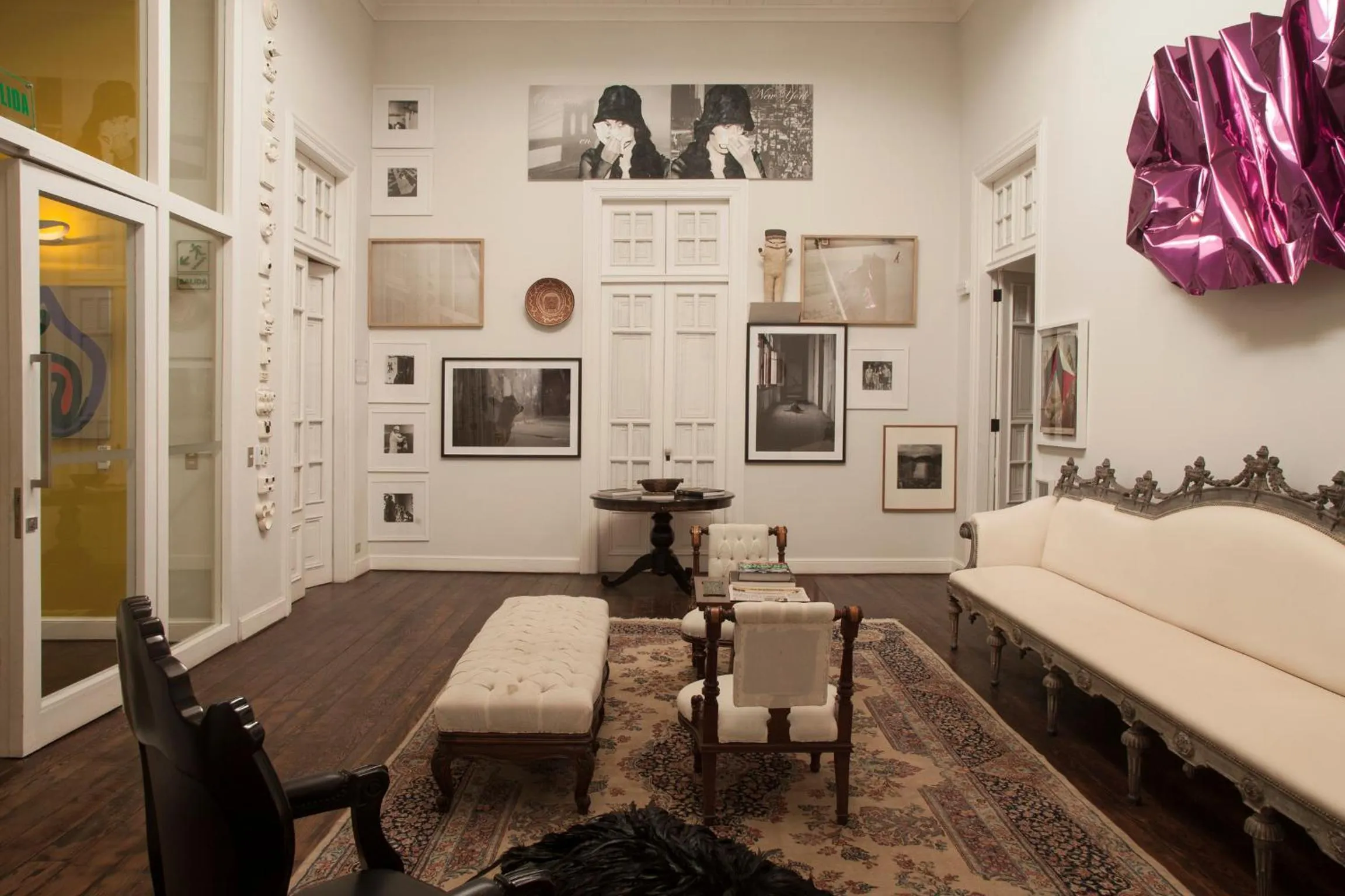 Photo of the whole room in Hotel B