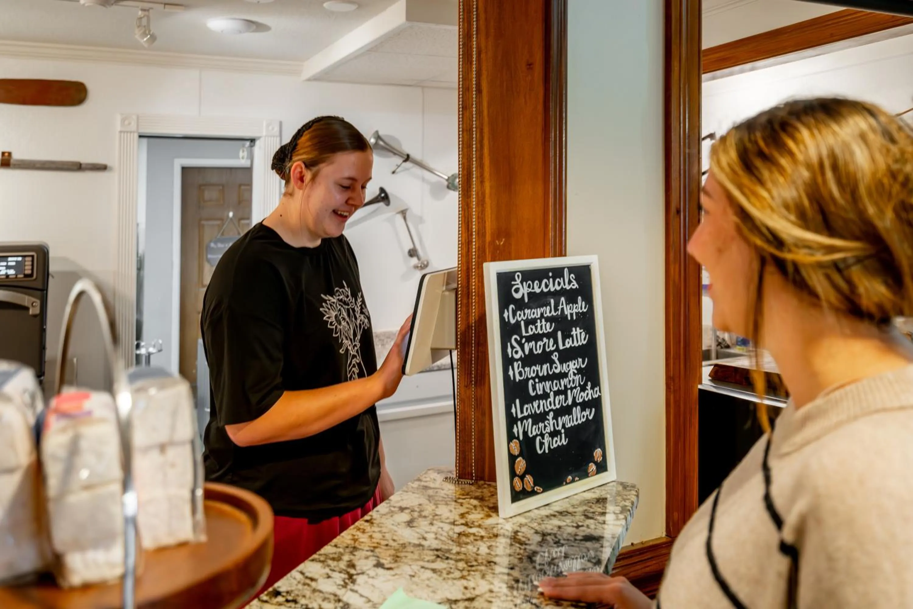 Coffee/tea facilities in Oakwood Resort