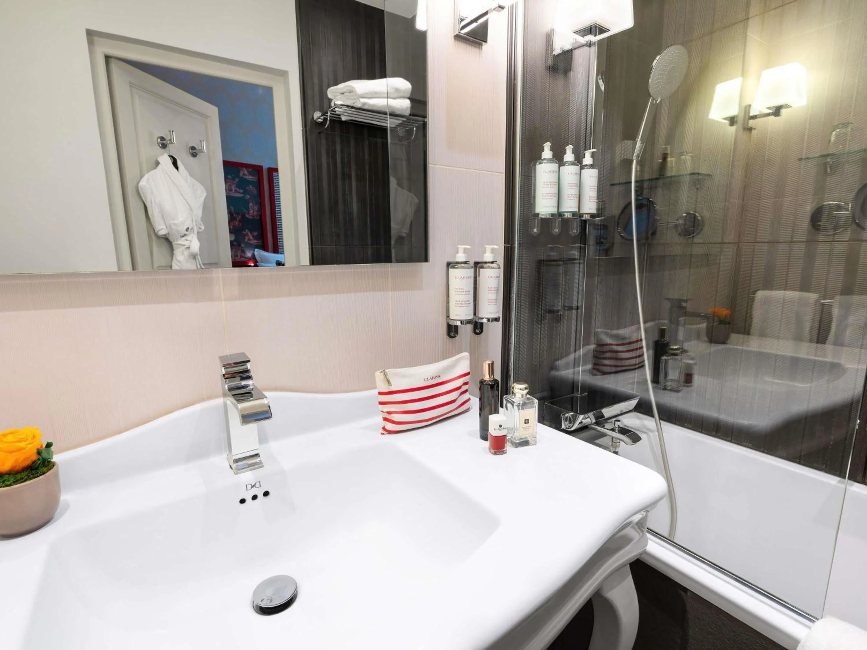 Bedroom in Le Stendhal Place Vendôme Hotel Paris - MGallery Collection