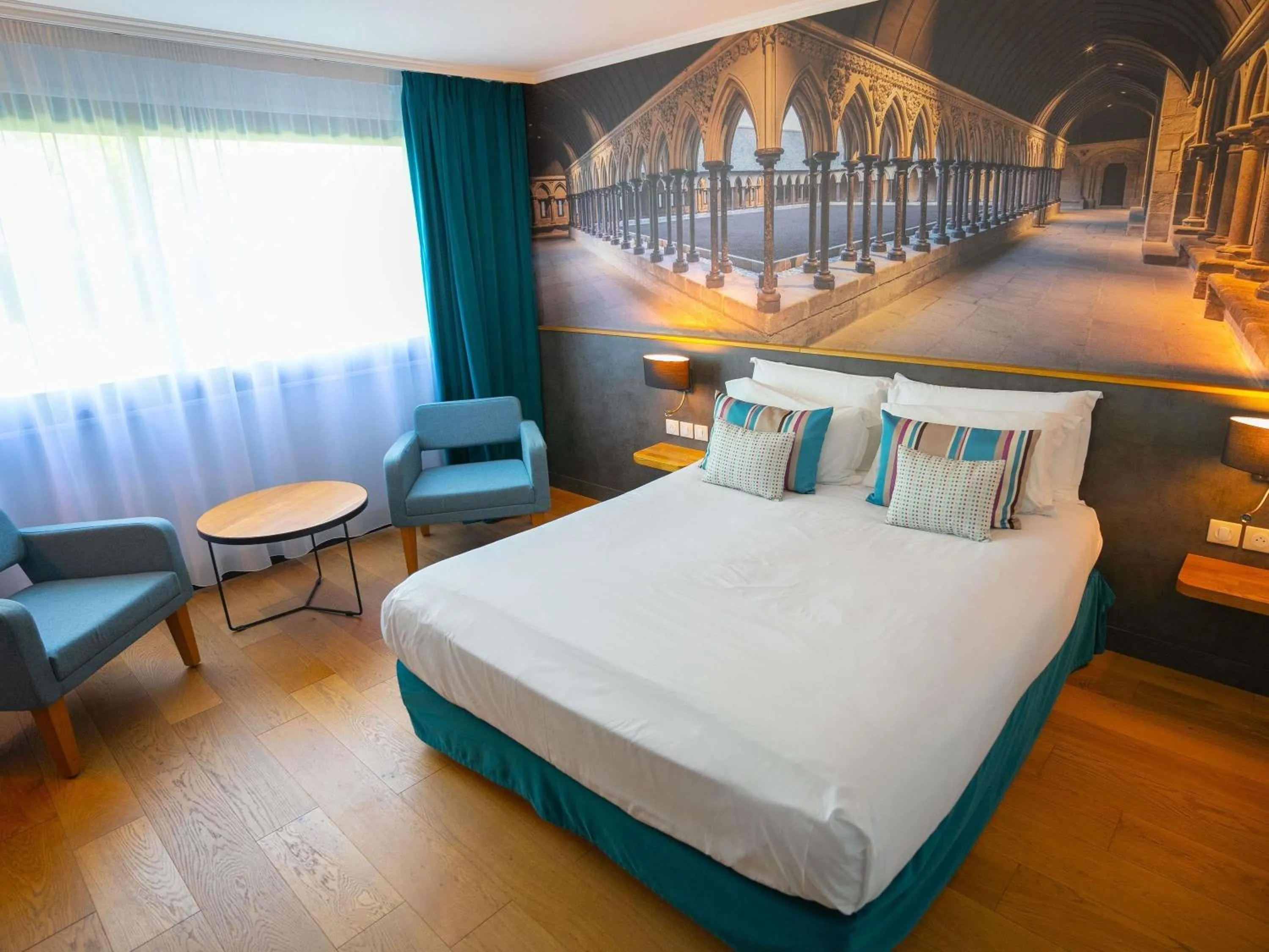Bedroom, Bed in Mercure Mont Saint Michel