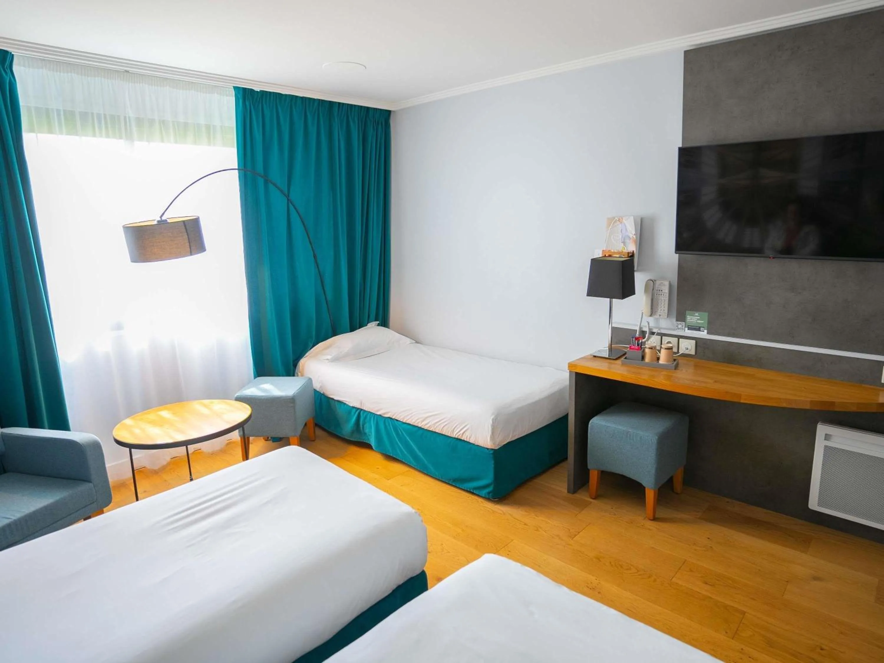 Bedroom, Bed in Mercure Mont Saint Michel