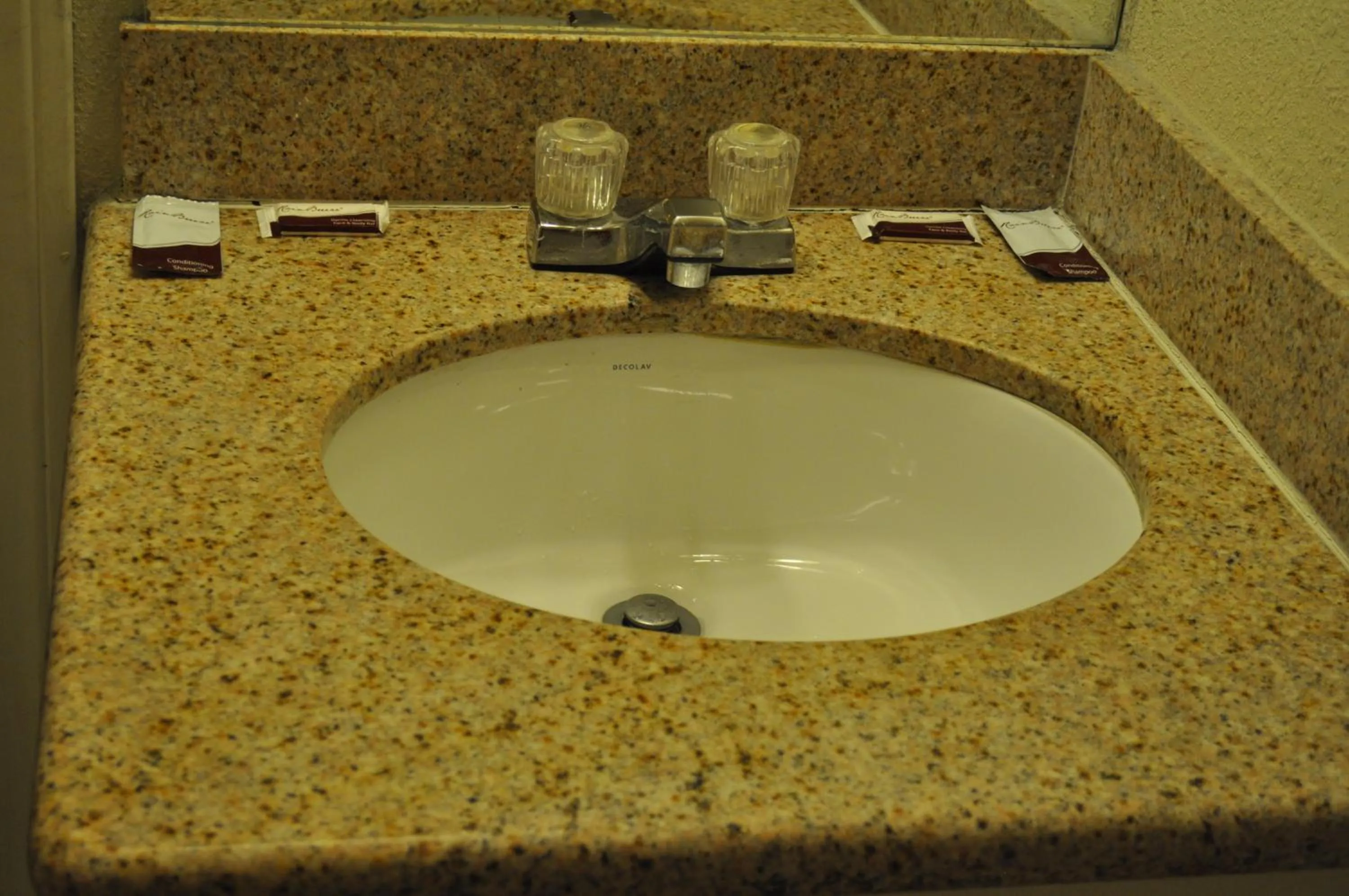 Bathroom in California Suites Motel