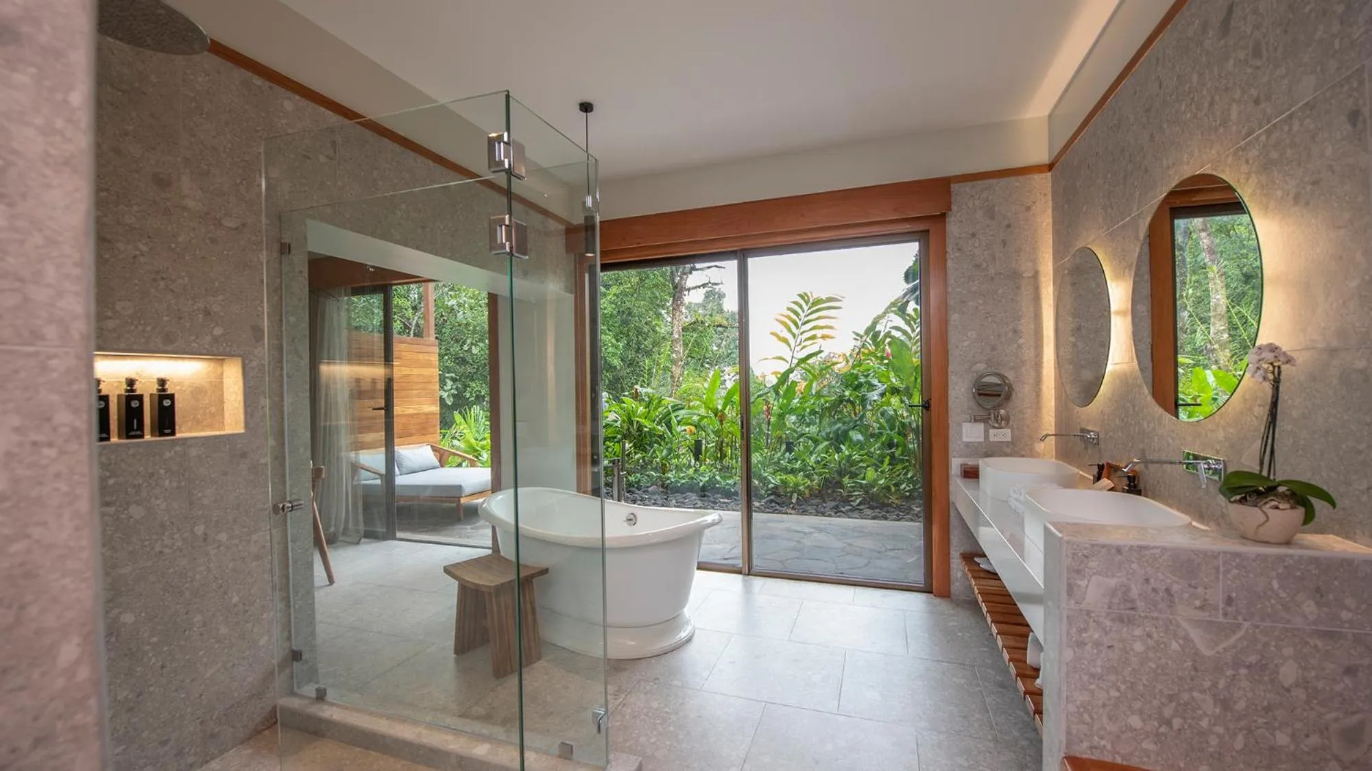 Bath in Tabacón Thermal Resort & Spa