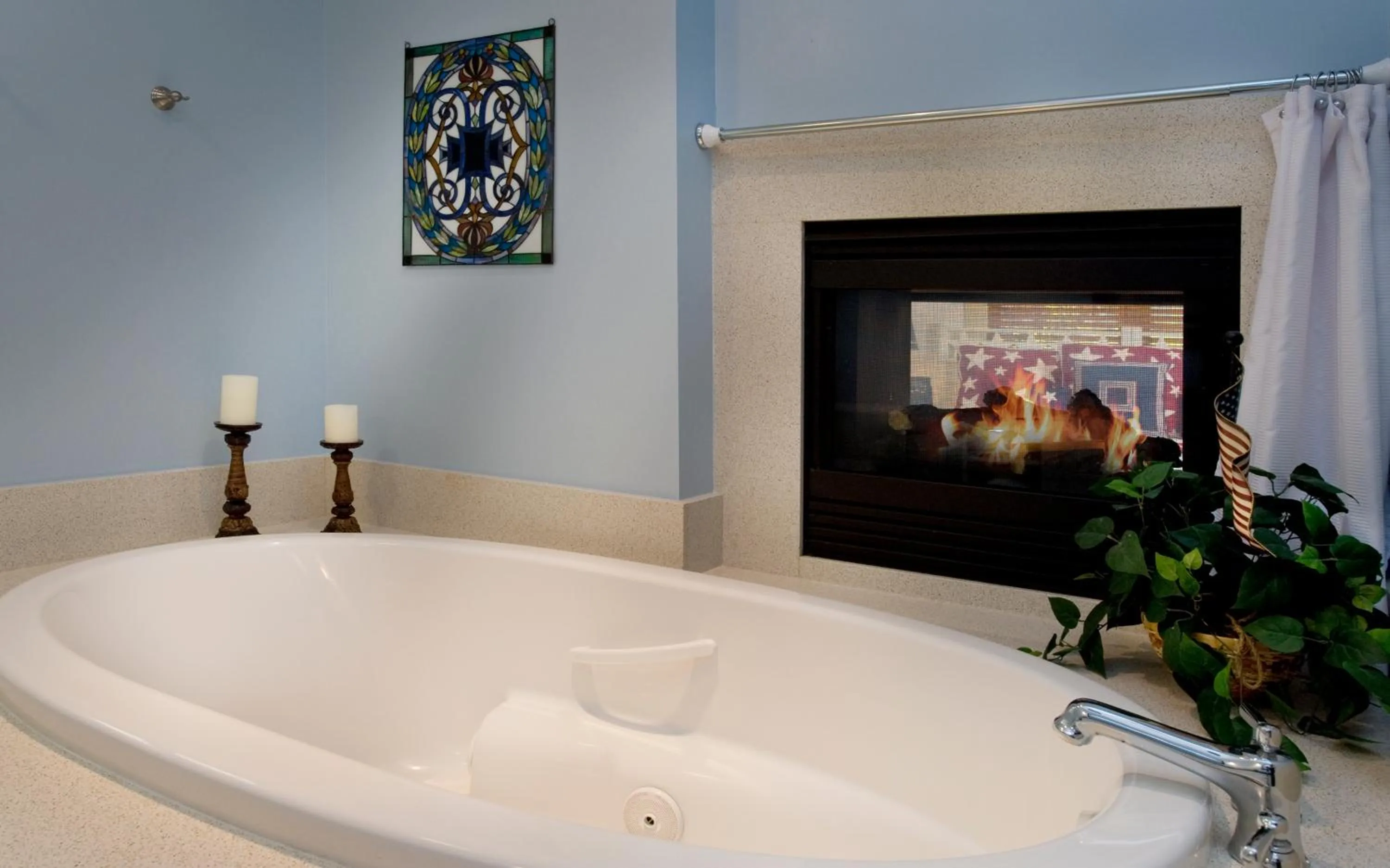 Hot Tub in 1906 Lodge