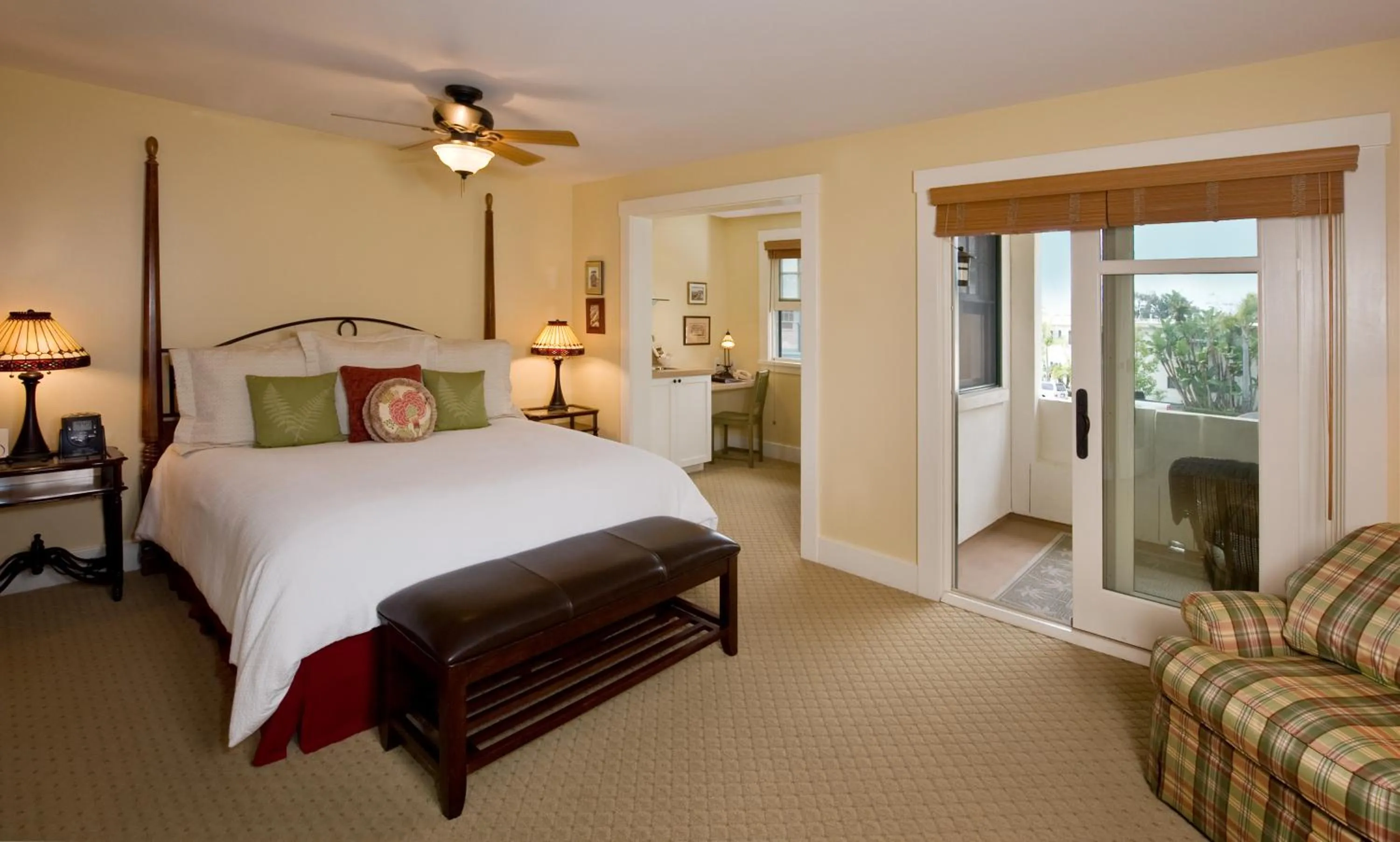 Bedroom, Bed in 1906 Lodge