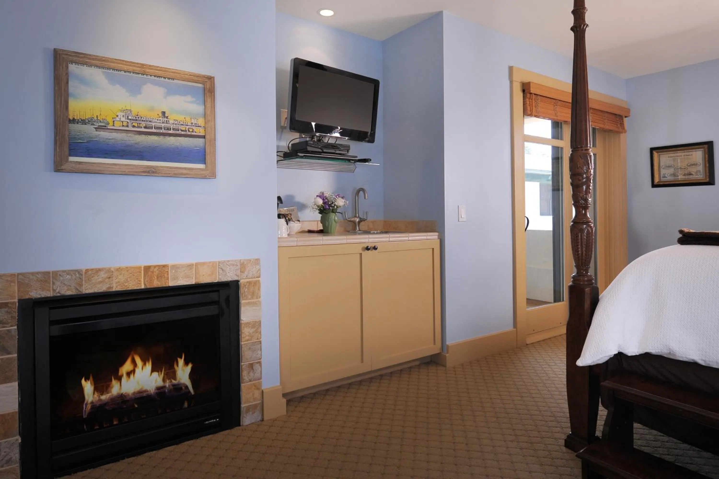 TV and multimedia, Bed in 1906 Lodge