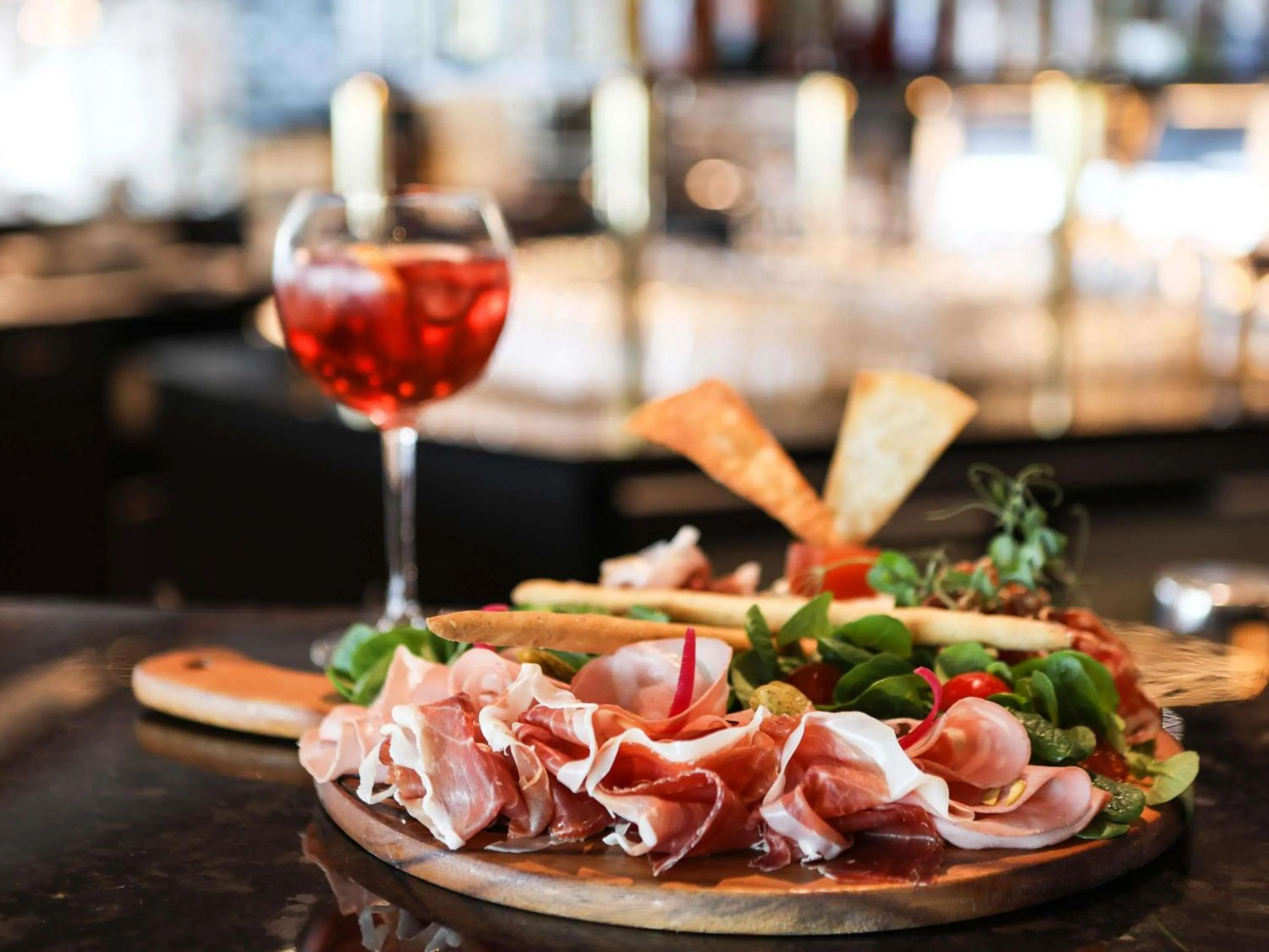 Lounge or bar in Côte Ouest Thalasso & Spa Les Sables d'Olonne - MGallery Collection