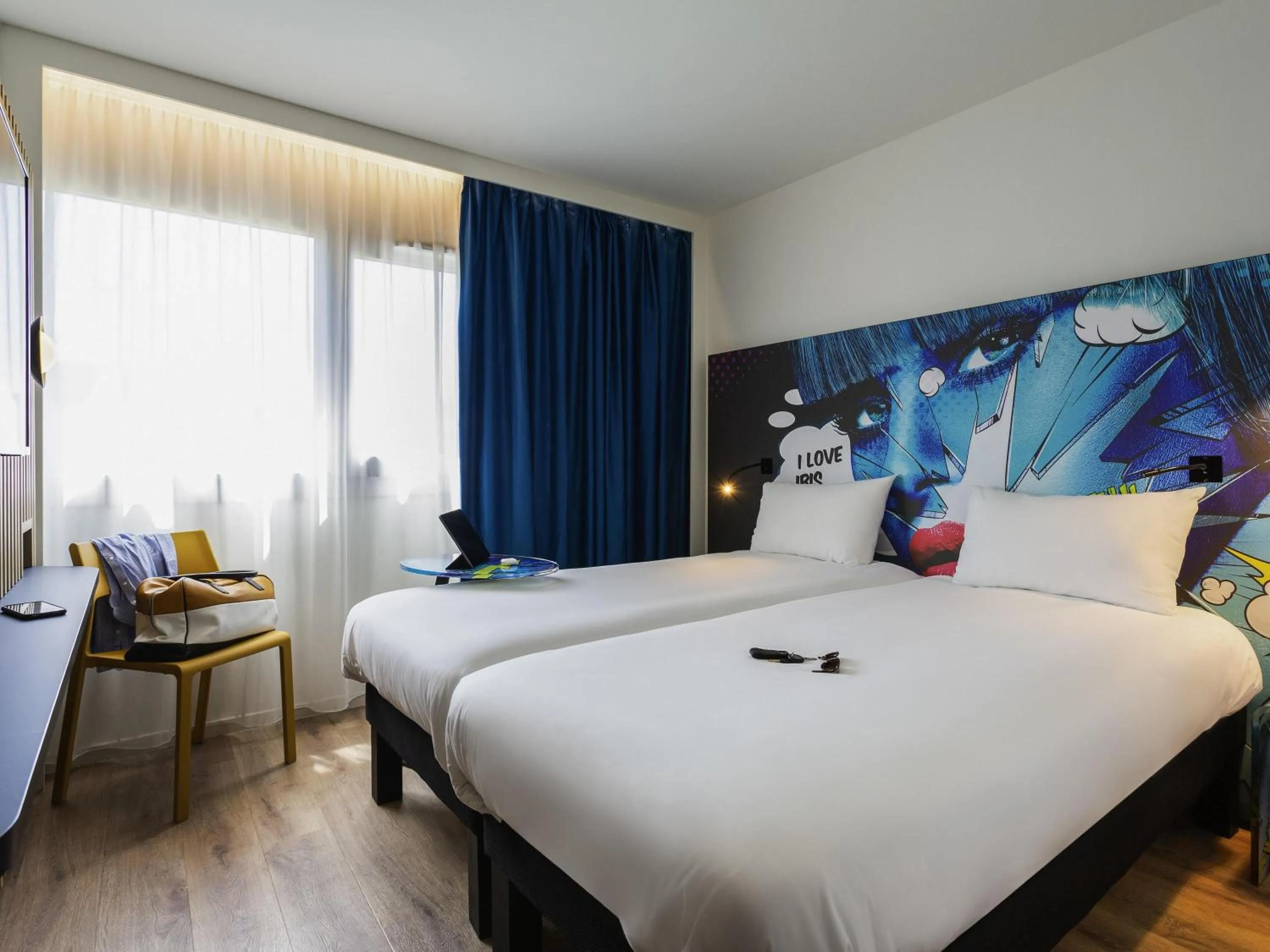 Bedroom, Bed in ibis Styles Bordeaux Sud