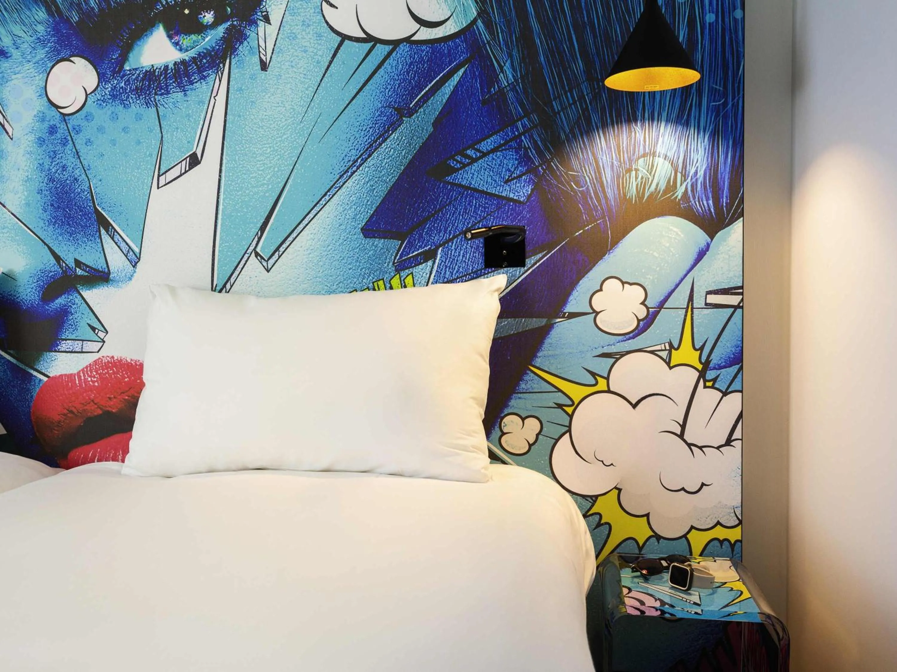 Bedroom, Bed in ibis Styles Bordeaux Sud