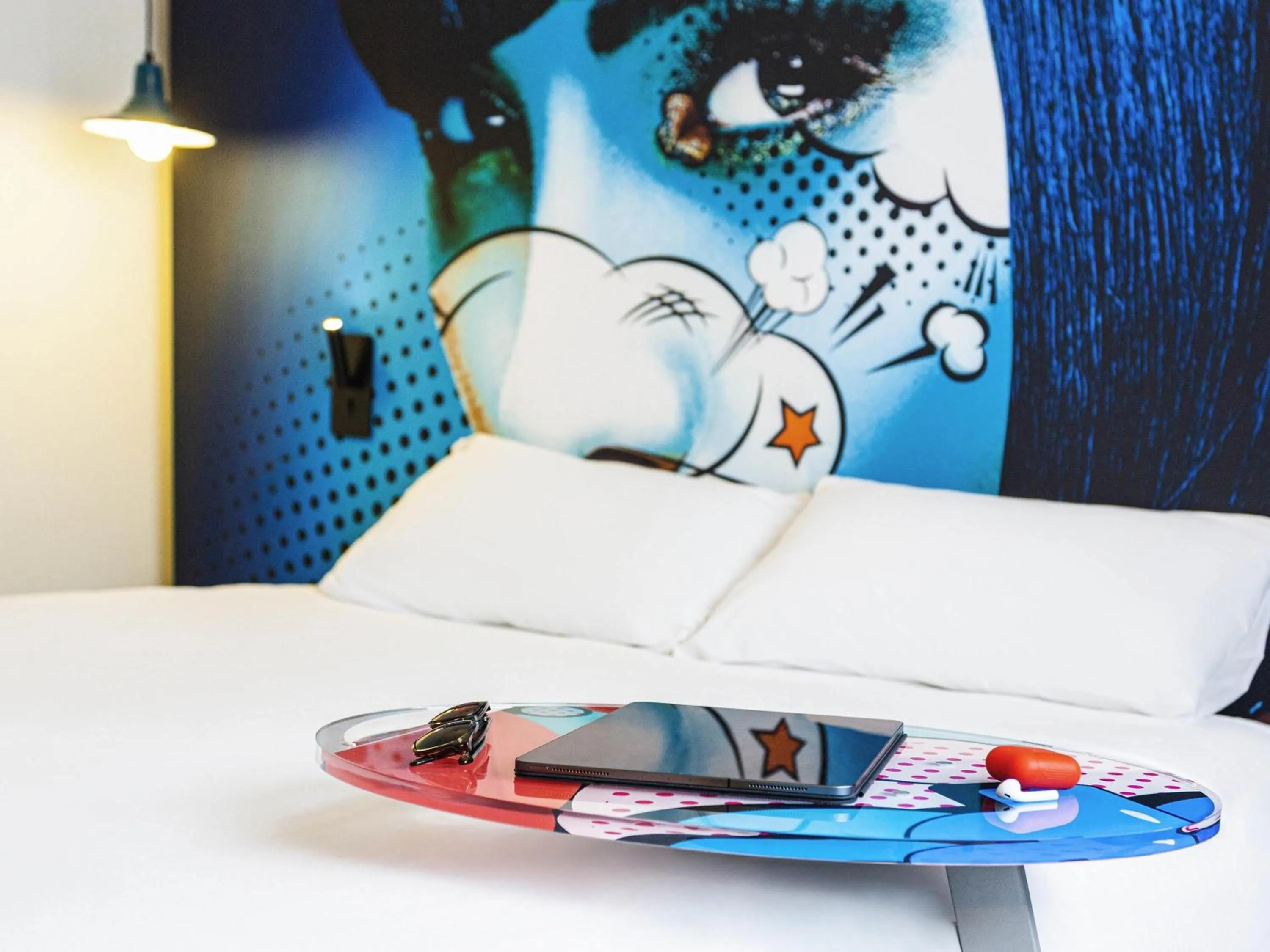 Bedroom, Bed in ibis Styles Bordeaux Sud