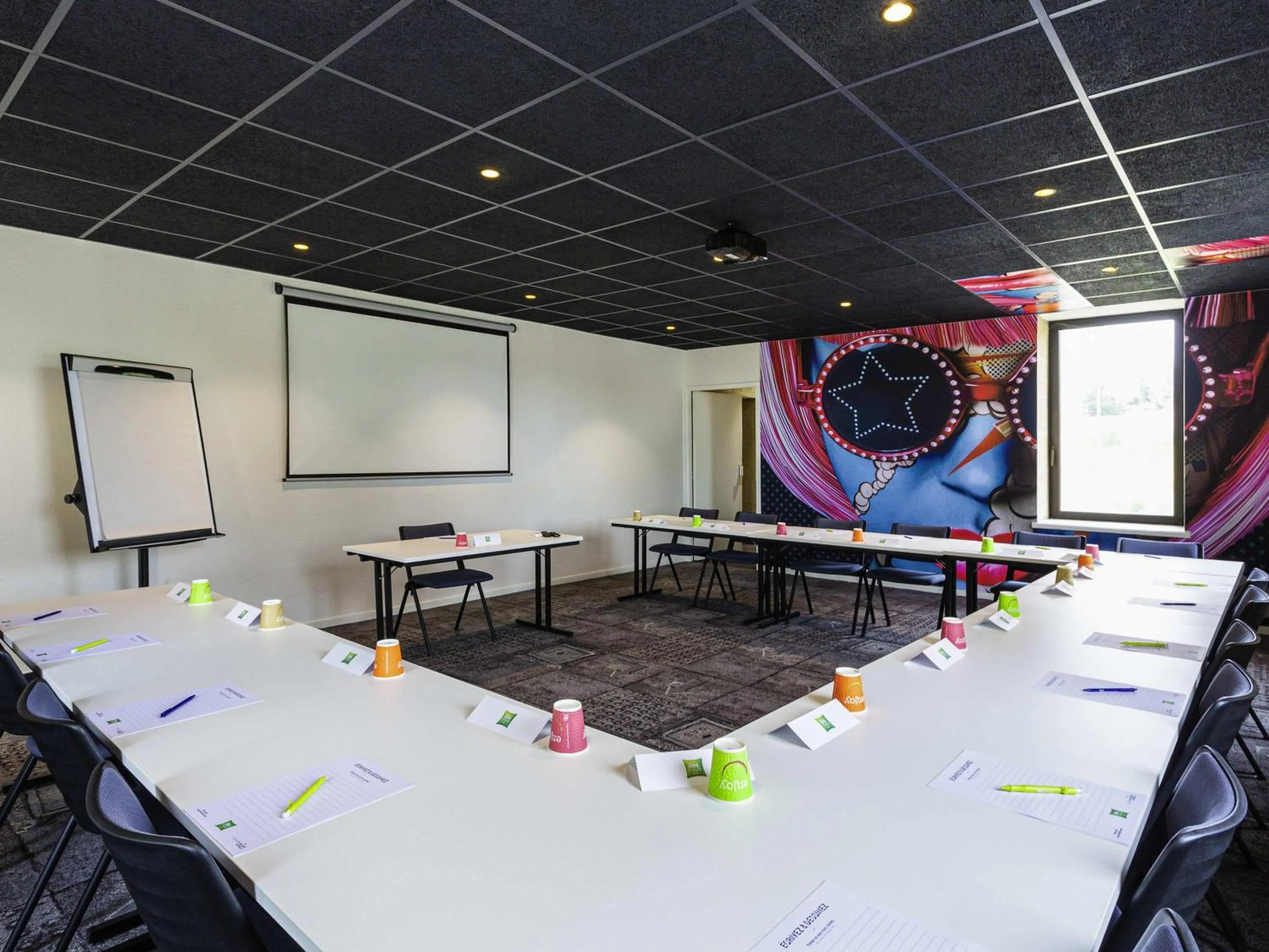 Meeting/conference room in ibis Styles Bordeaux Sud