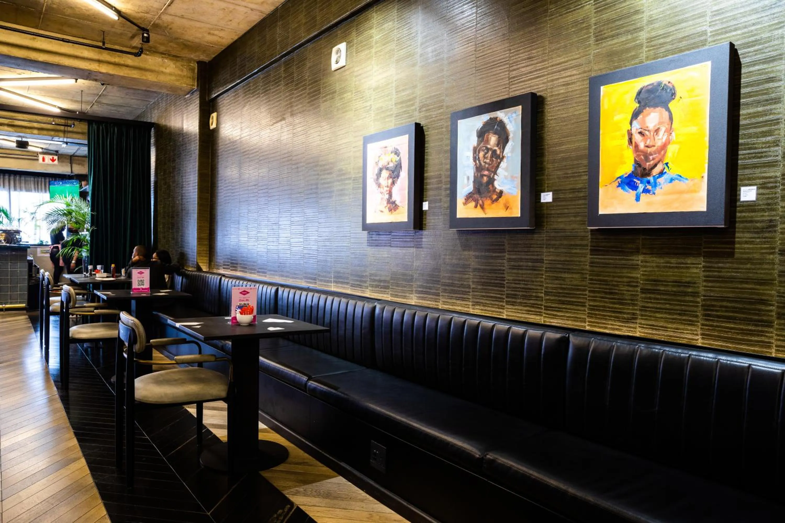 Restaurant/places to eat in Hallmark House