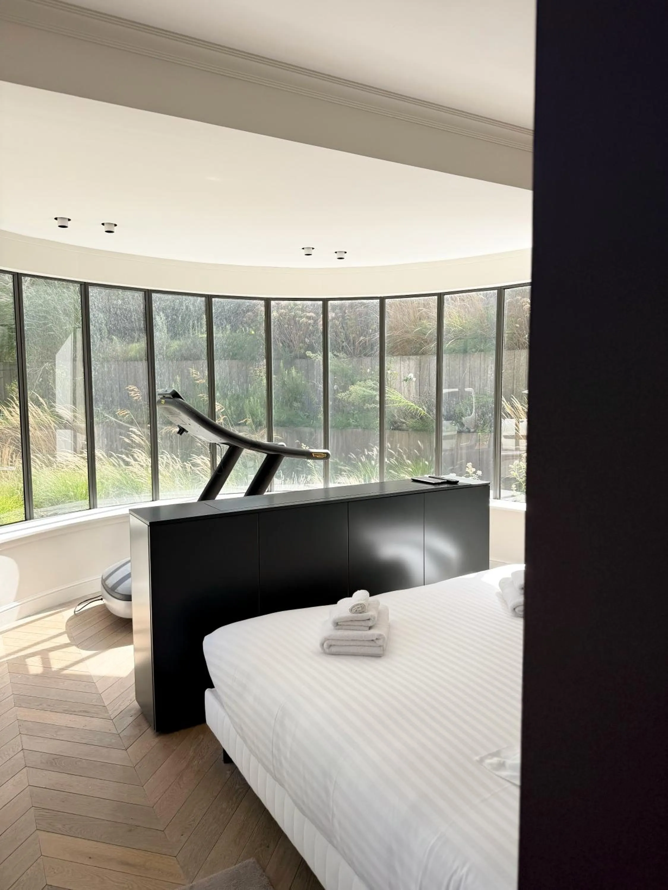 Bed in Le Grand Hôtel Le Touquet-Paris-Plage