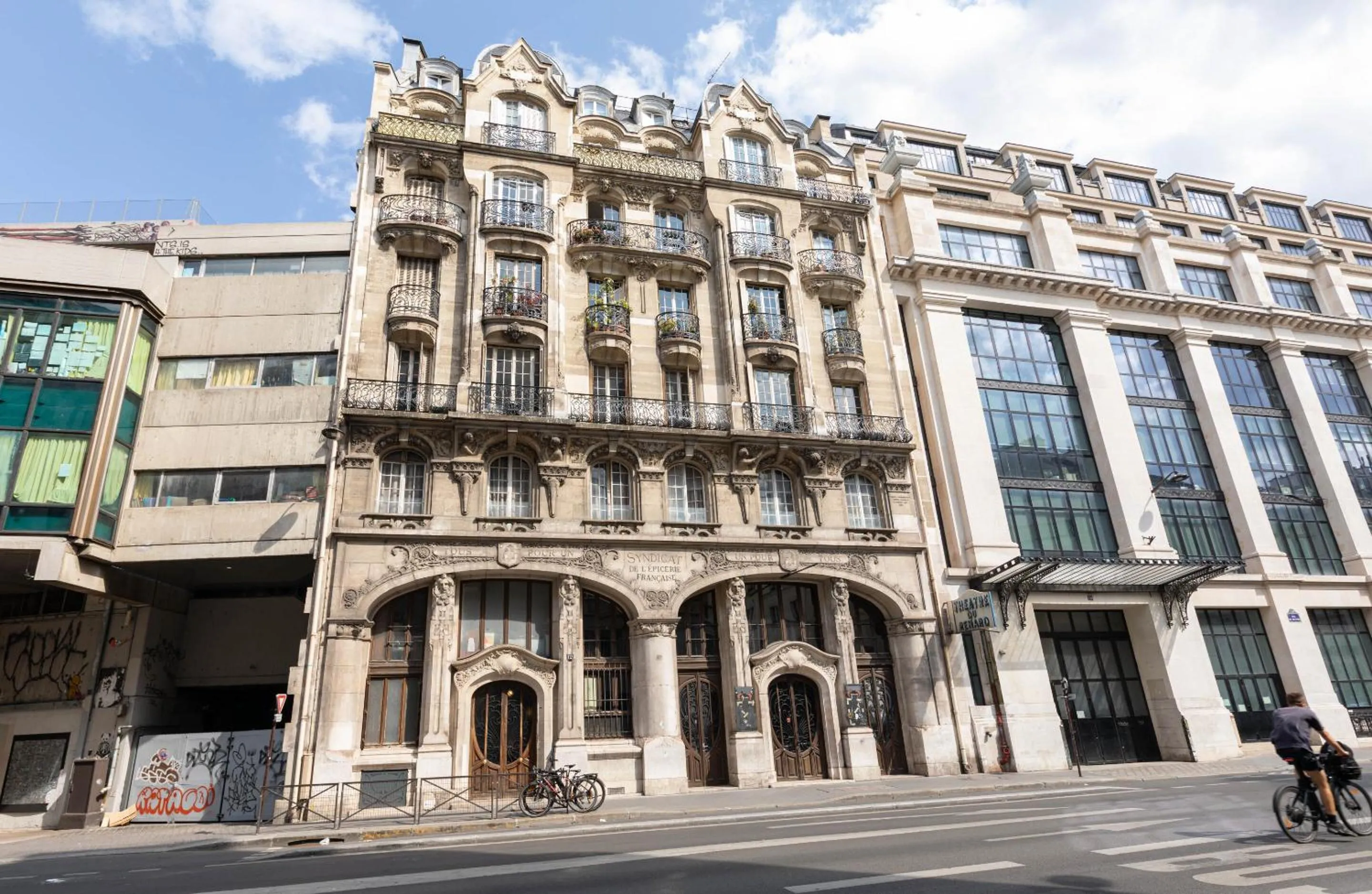 Classic Apartment in Marais Renard