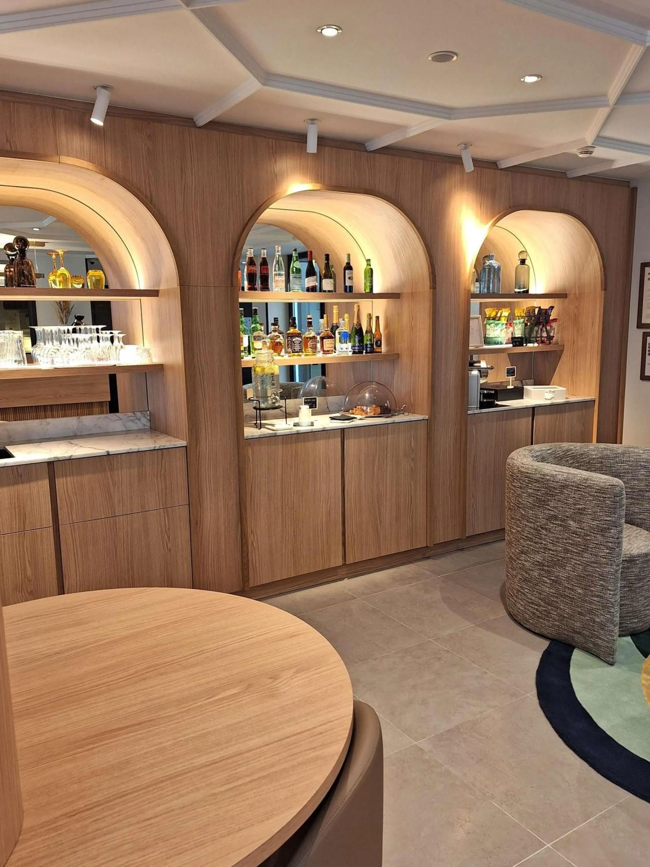 Property building in Mercure Paris Arc de Triomphe Wagram