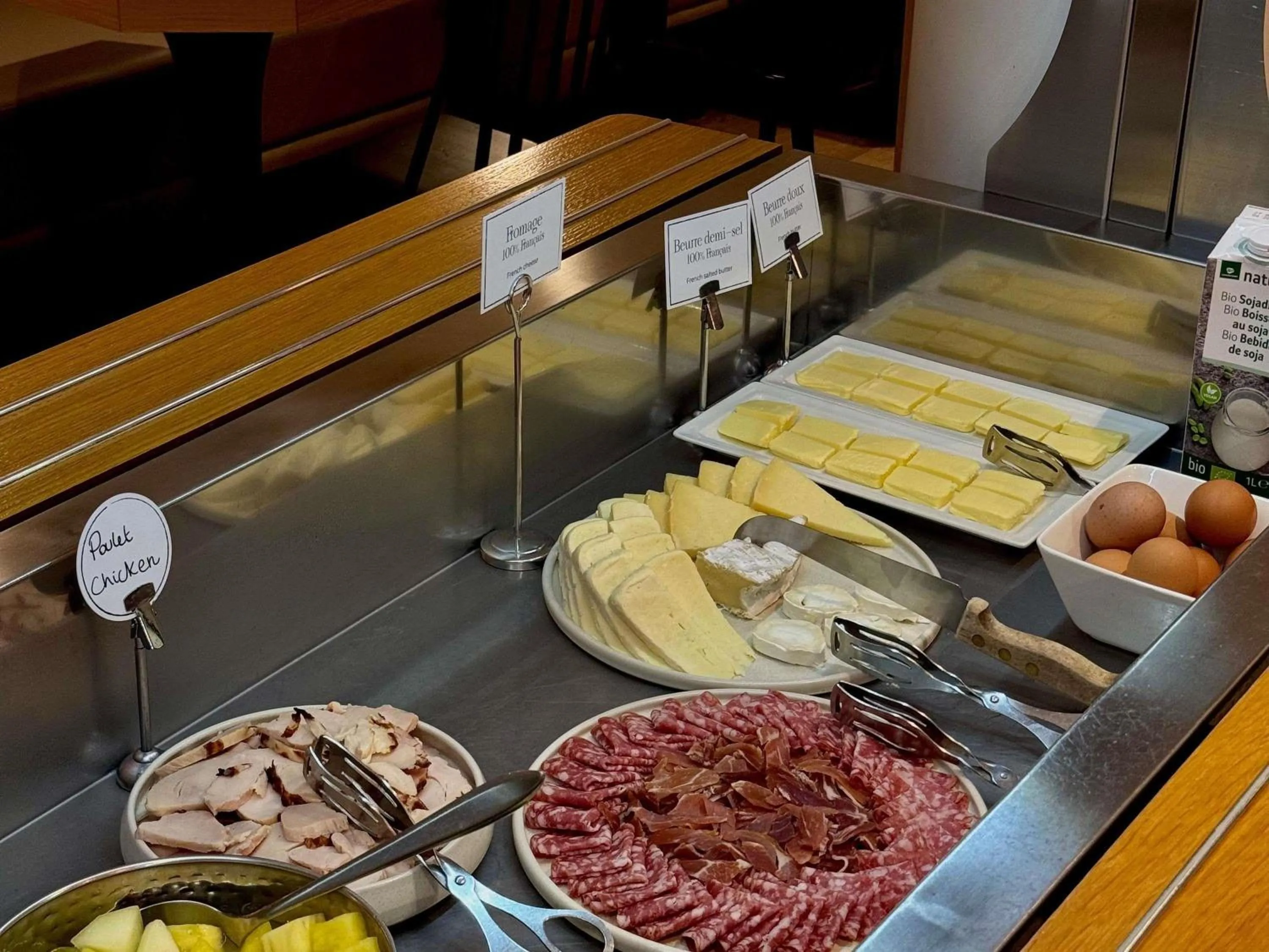 Breakfast in Mercure Paris Arc de Triomphe Wagram