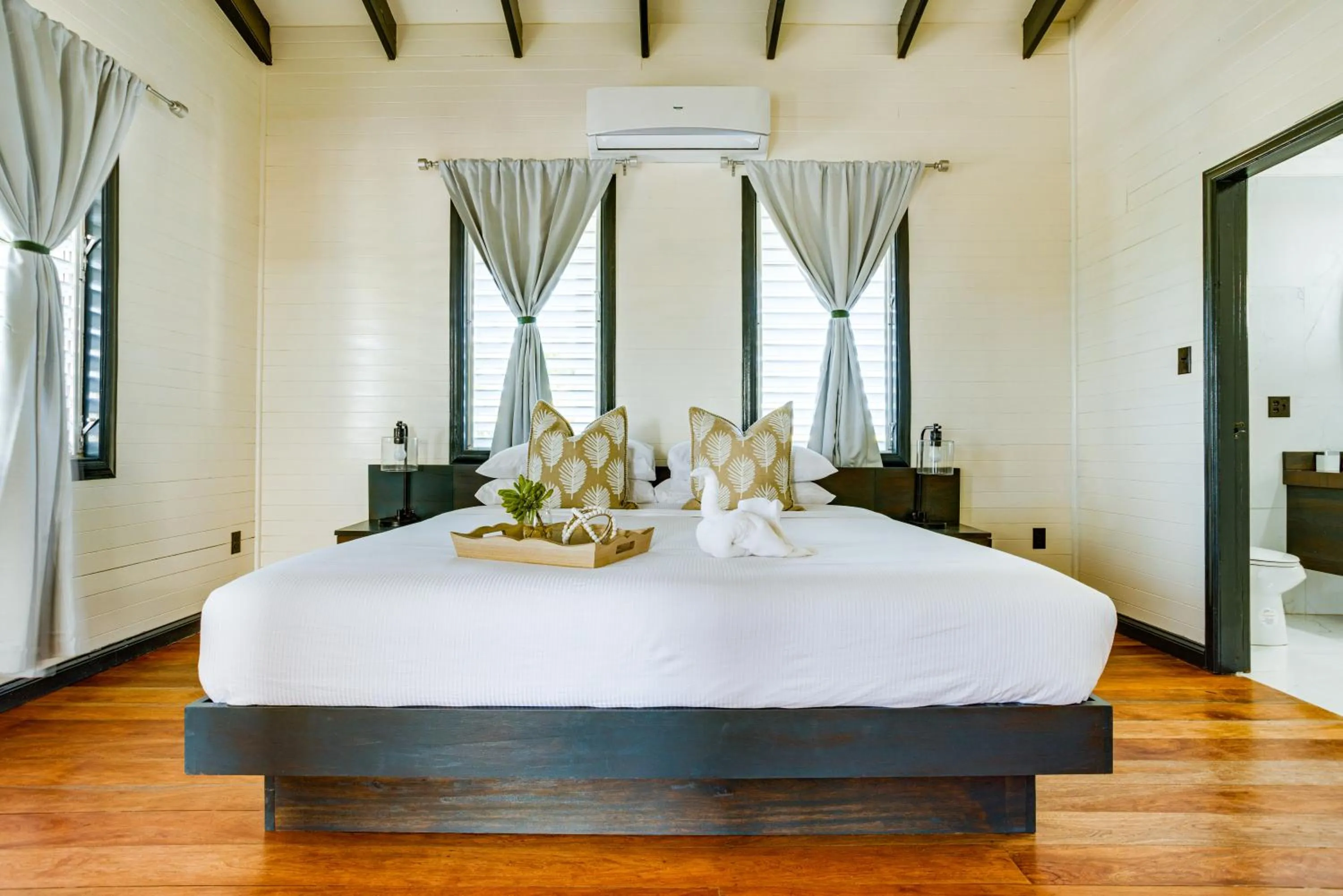 Bed in Shaka Caye All inclusive Resort